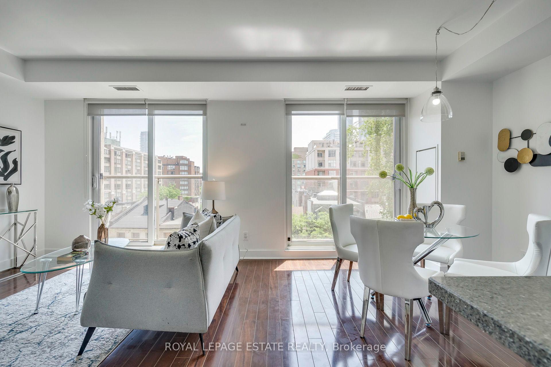 2 Bedrooms Condo at 168 King, Toronto For sale