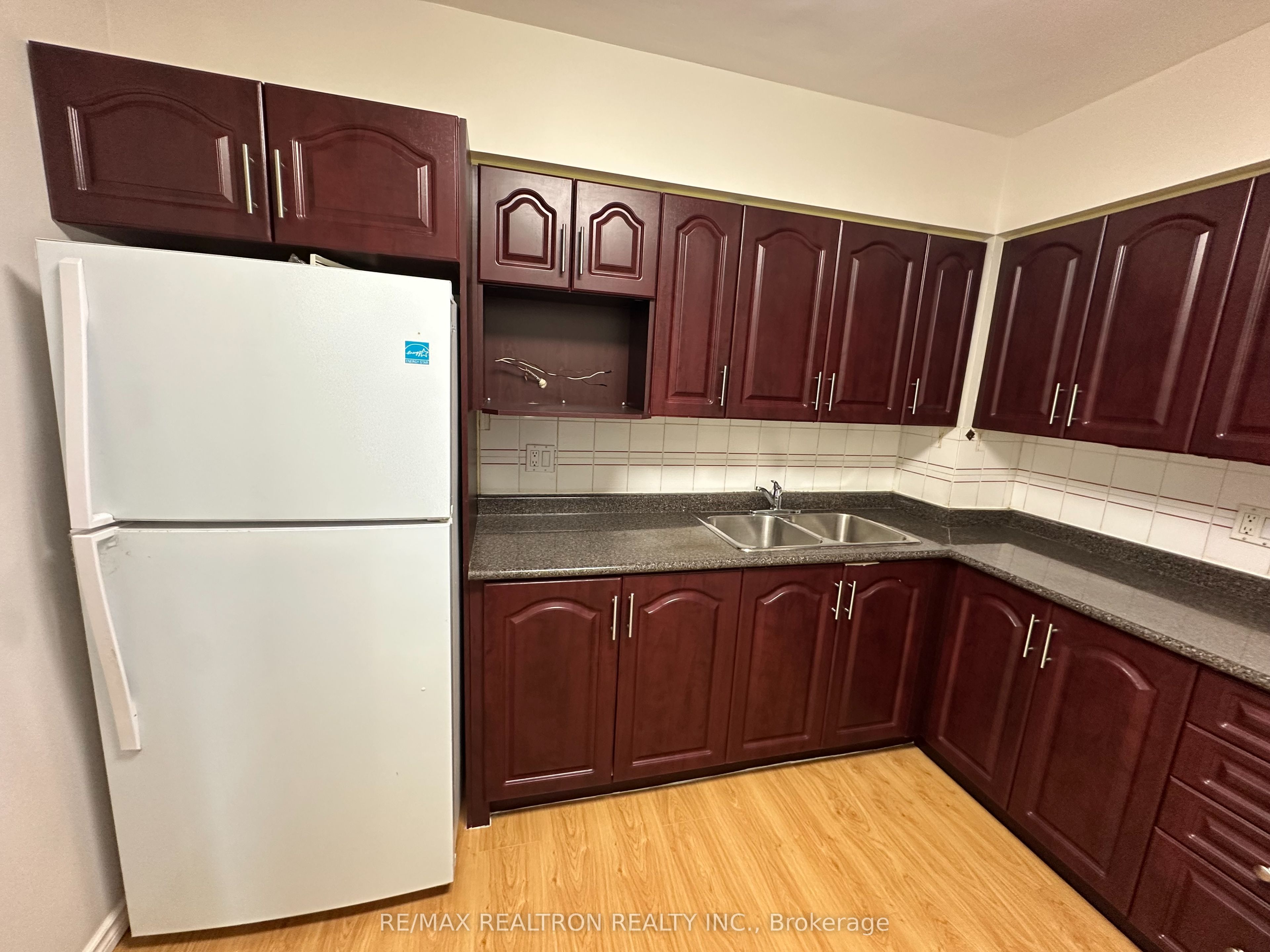 39 Kimbercroft Court, #513