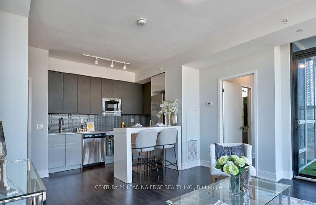 2 Bedrooms Condo at 2908 Hwy 7, Vaughan For sale