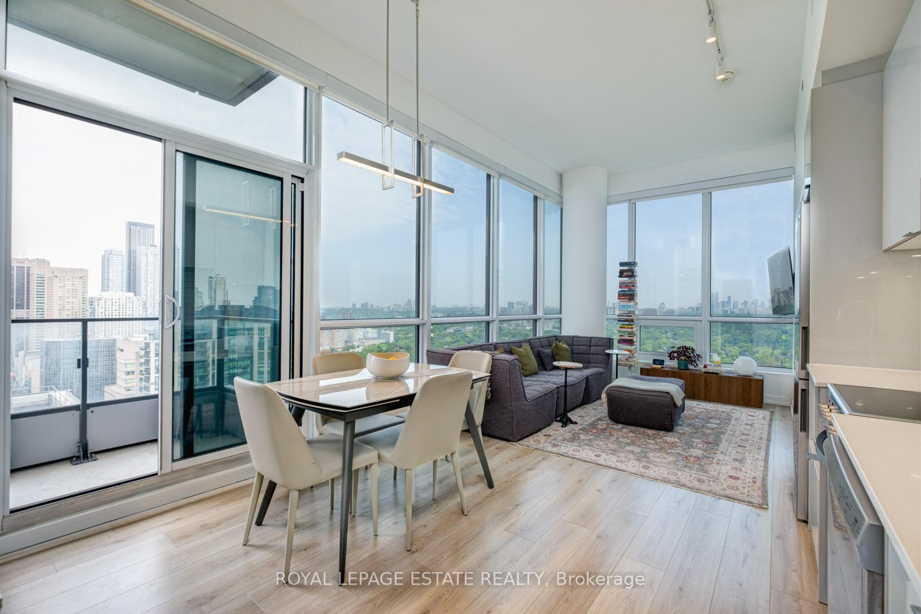 2 Bedrooms Condo at 395 Bloor, Toronto For sale