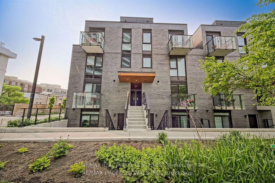 3 Bedrooms Condo at 15 Brin, Toronto For sale