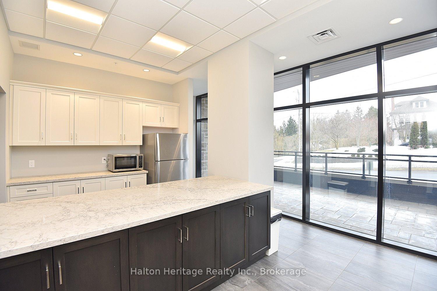 2 Bedrooms Condo at 30 Hamilton,  Hamilton For sale