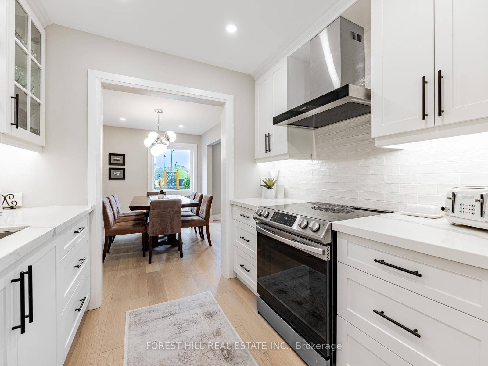 4 Bedrooms Condo at 51 Broadfield, Toronto For sale