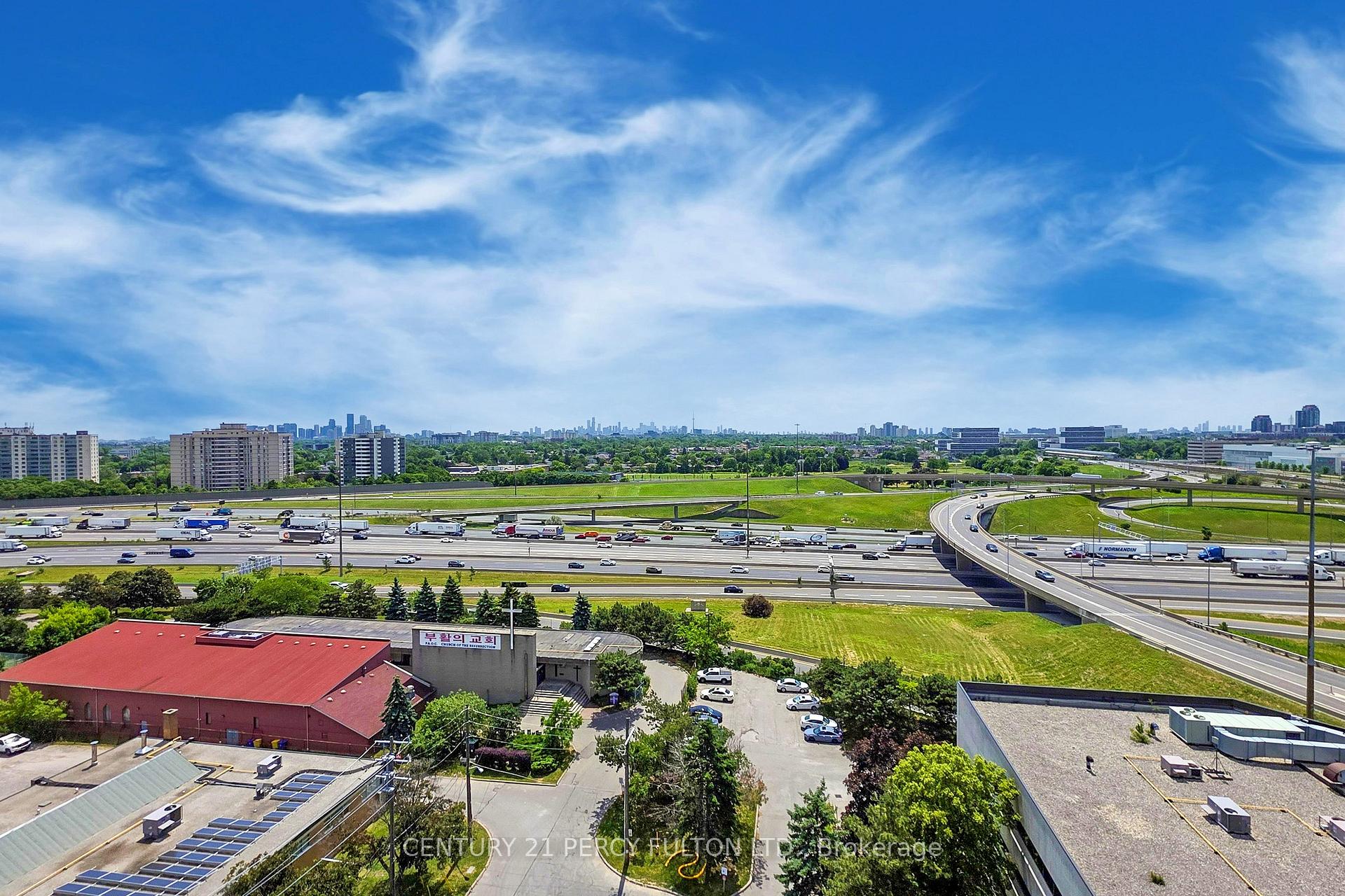 3 Bedrooms Condo at 8 Tippett, Toronto For sale