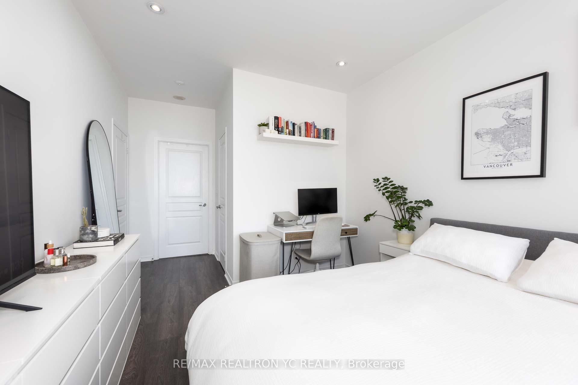 2 Bedrooms Condo at 352 Front, Toronto For sale