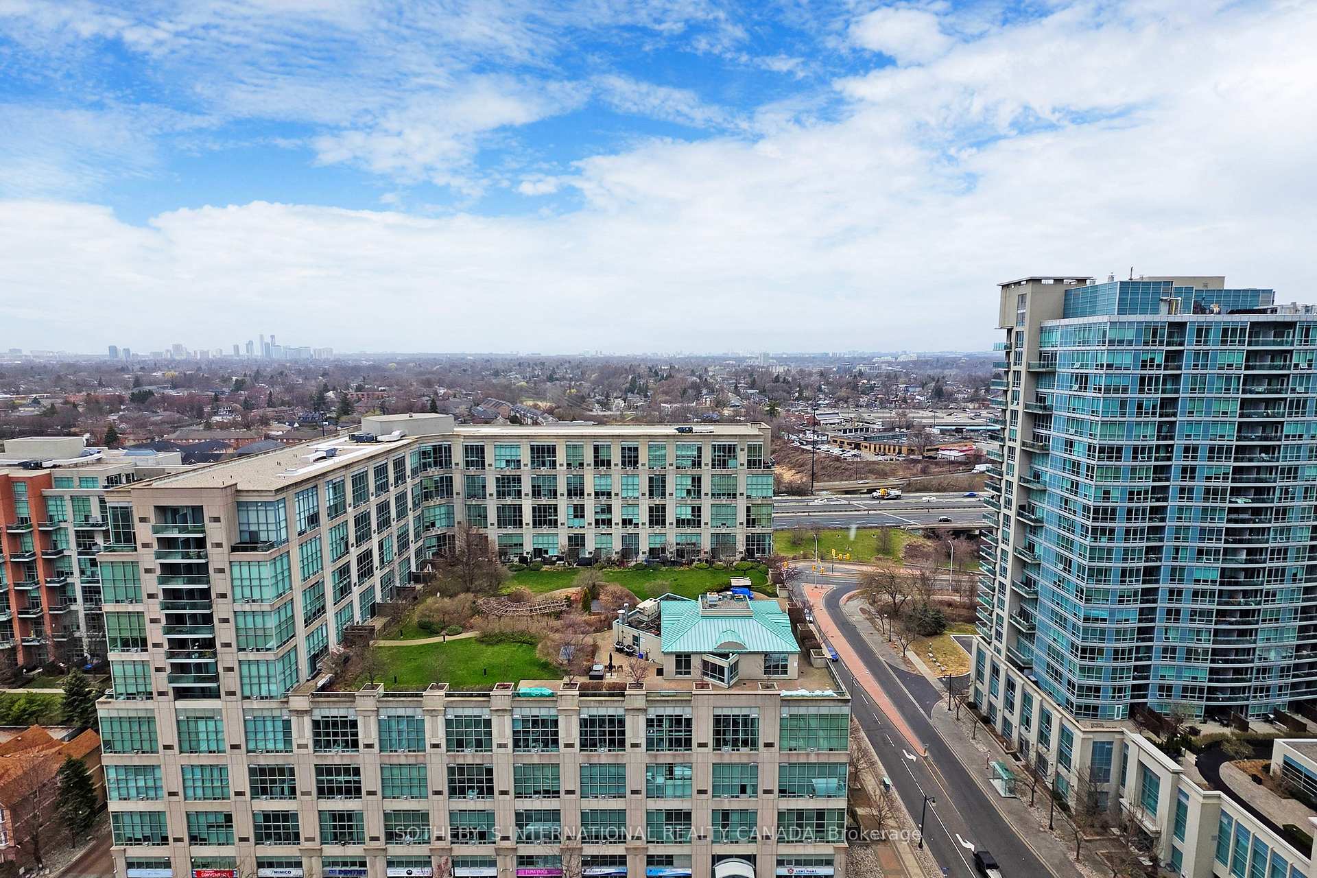 2 Bedrooms Condo at 251 Manitoba,  Toronto For sale