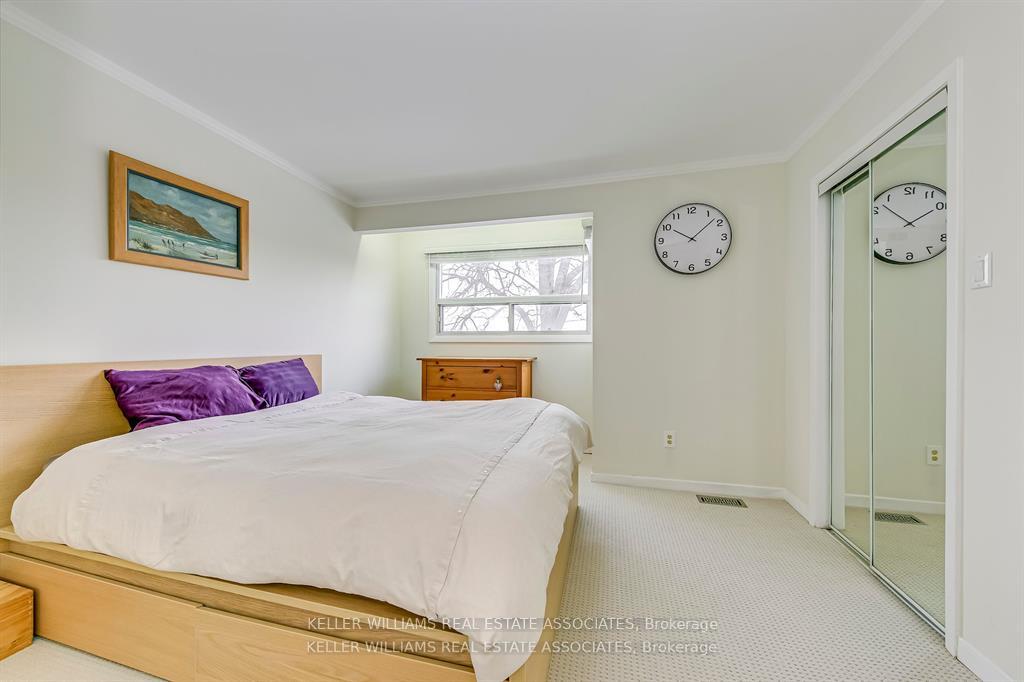 4 Bedrooms Condo at 24 Reid, Mississauga For sale