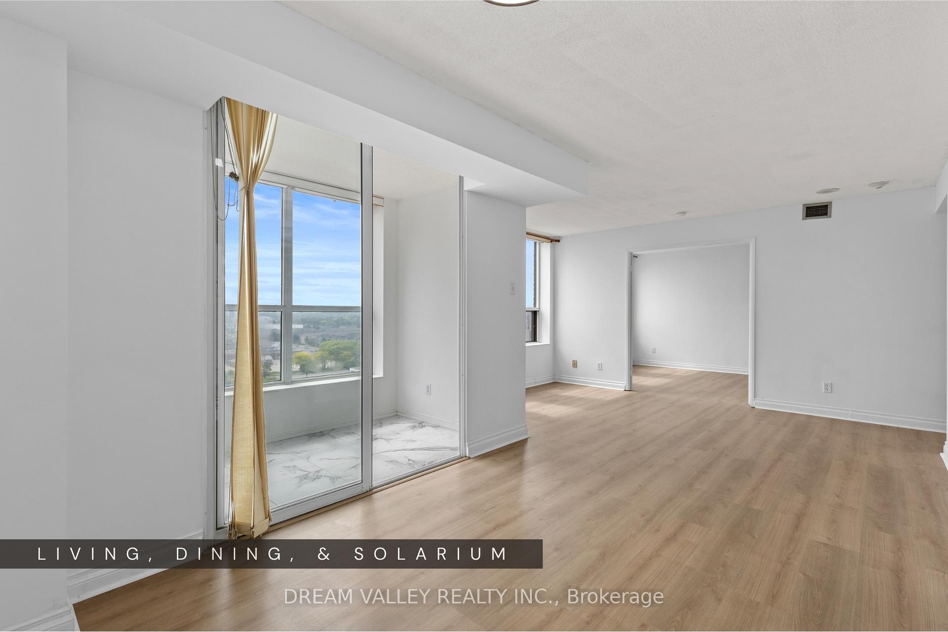 3 Bedrooms Condo at 330 Mccowan, Toronto For sale