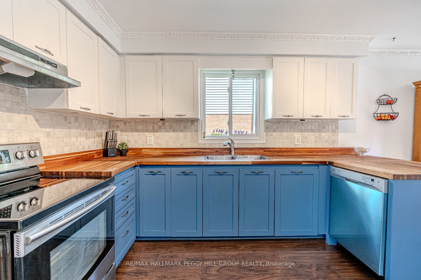 21 Cuthbert Street, Barrie, ON L4N 6X8