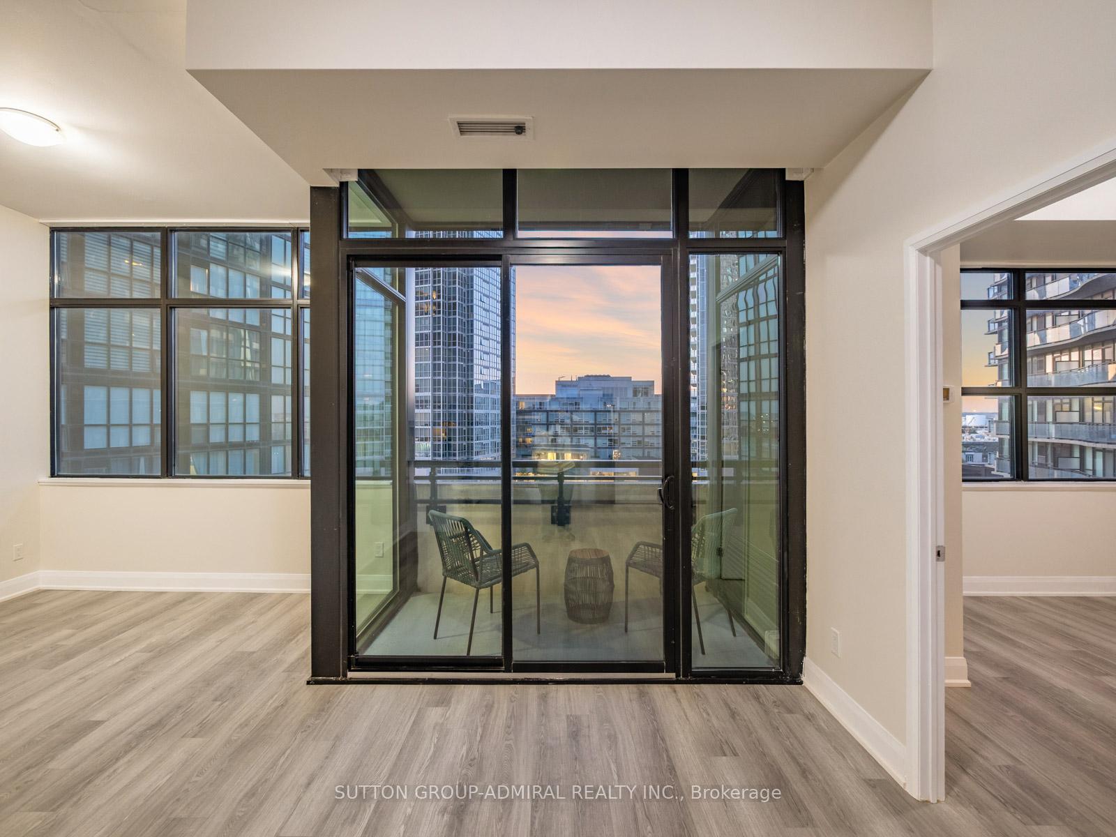 2 Bedrooms Condo at 2900 Highway 7, Vaughan For sale