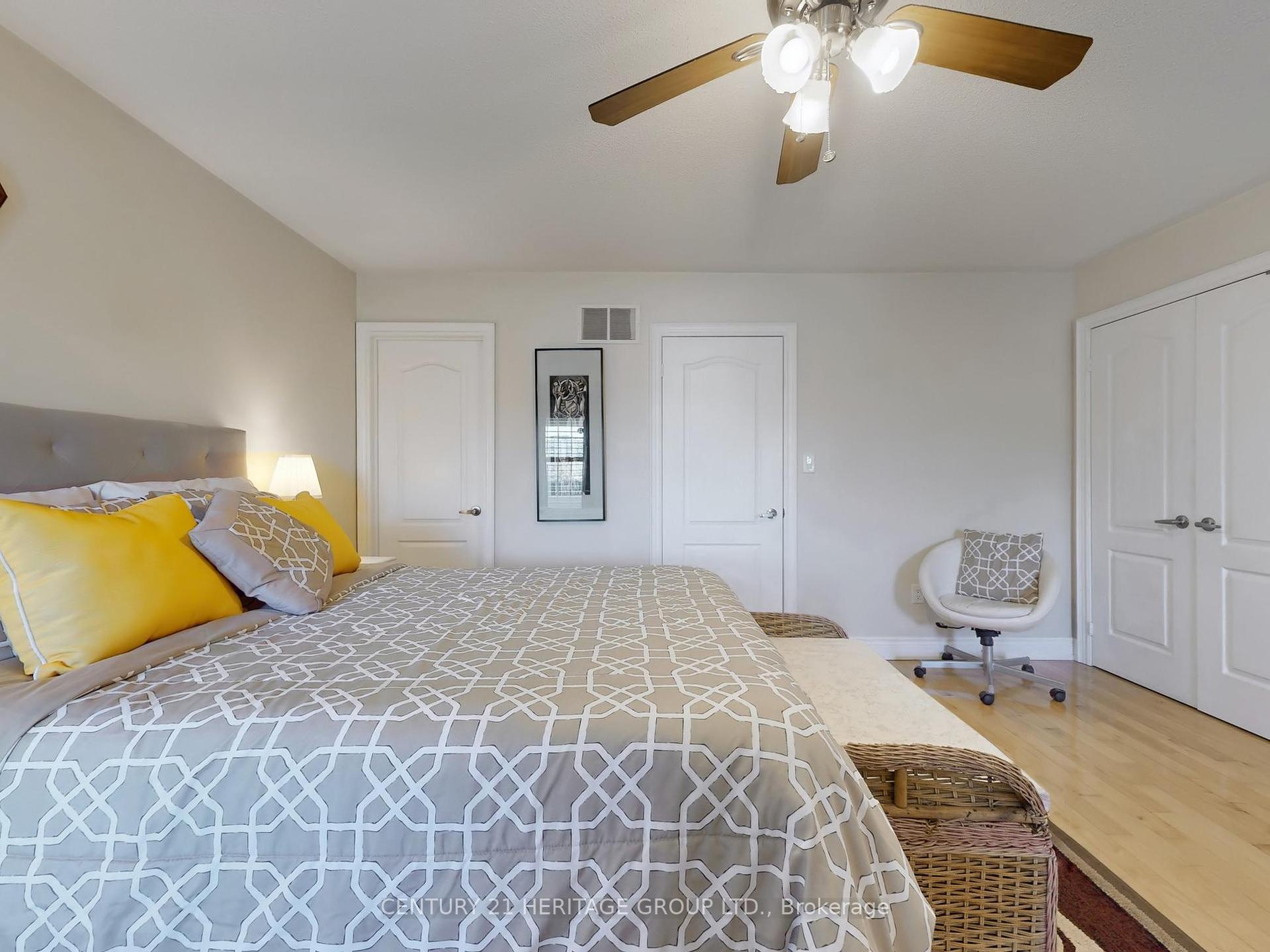 4 Bedrooms Condo at 127 Mill, Toronto For sale