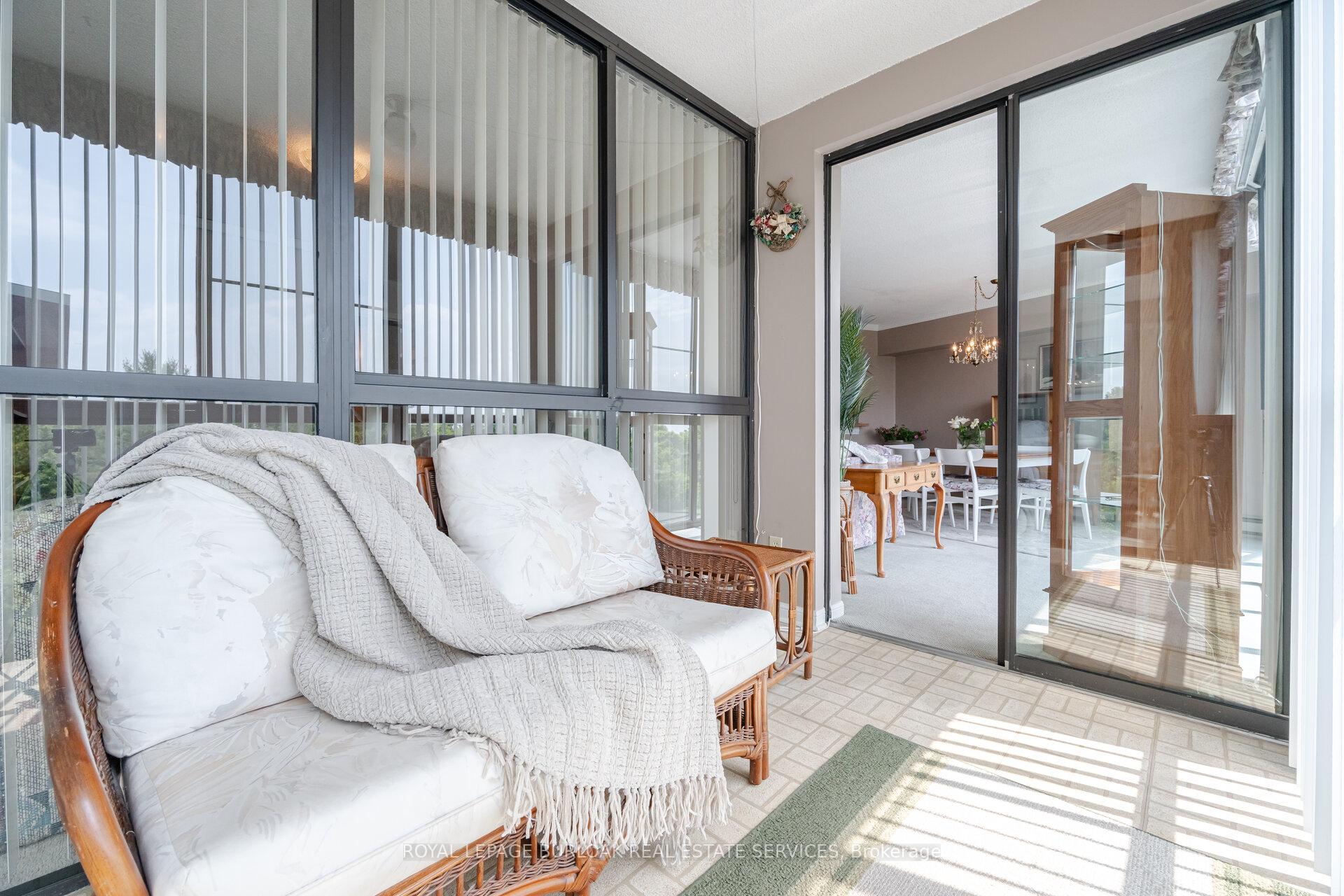 2 Bedrooms Condo at 1230 Marlborough, Oakville For sale