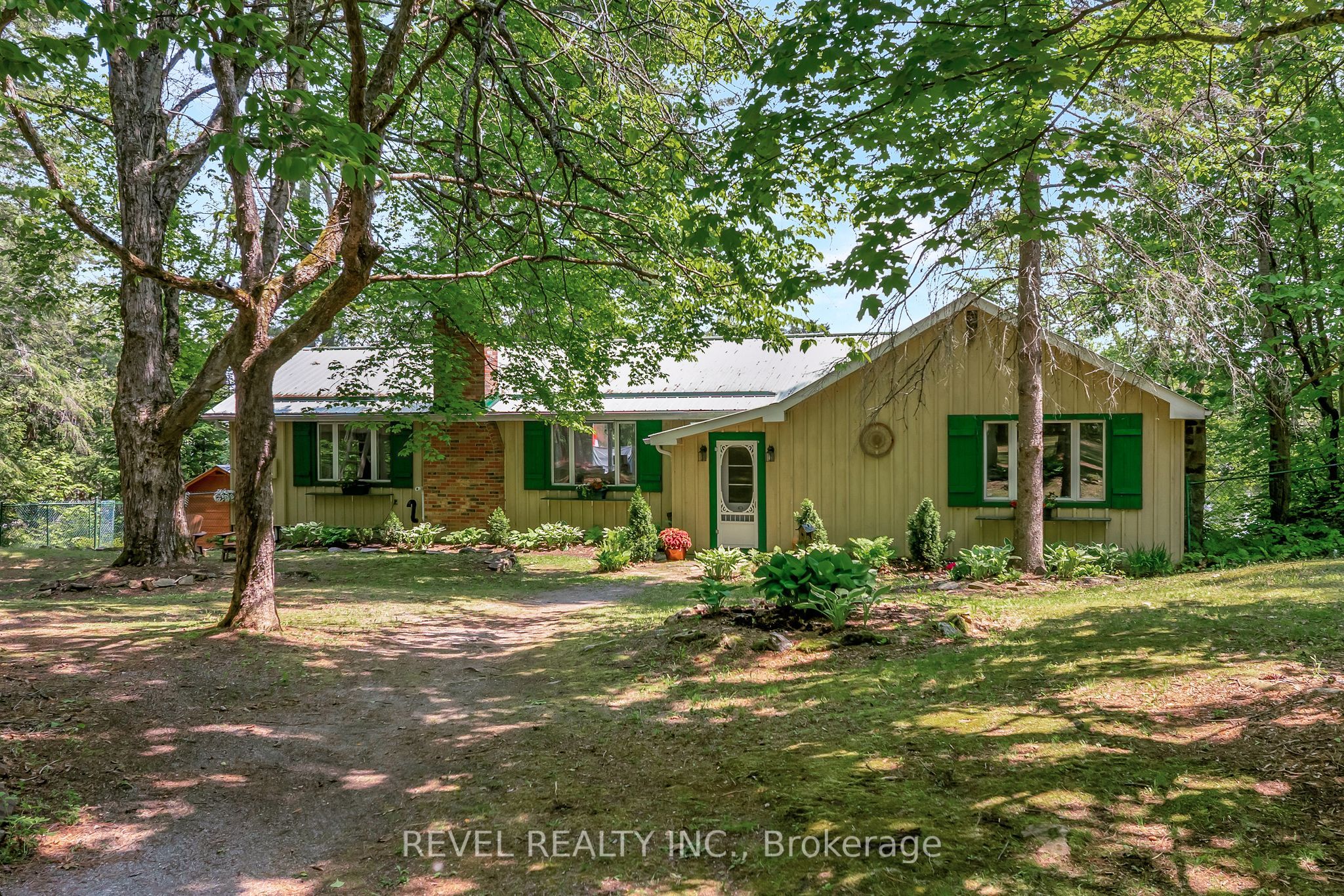 20 Benson Boulevard
