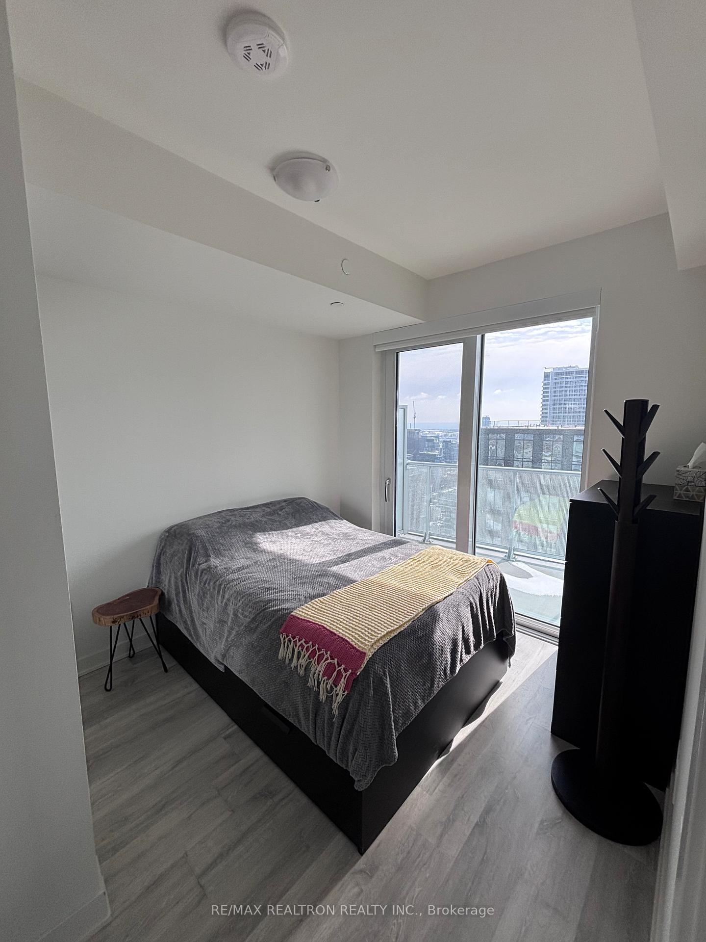 3 Bedrooms Condo at 100 Dalhousie, Toronto For sale