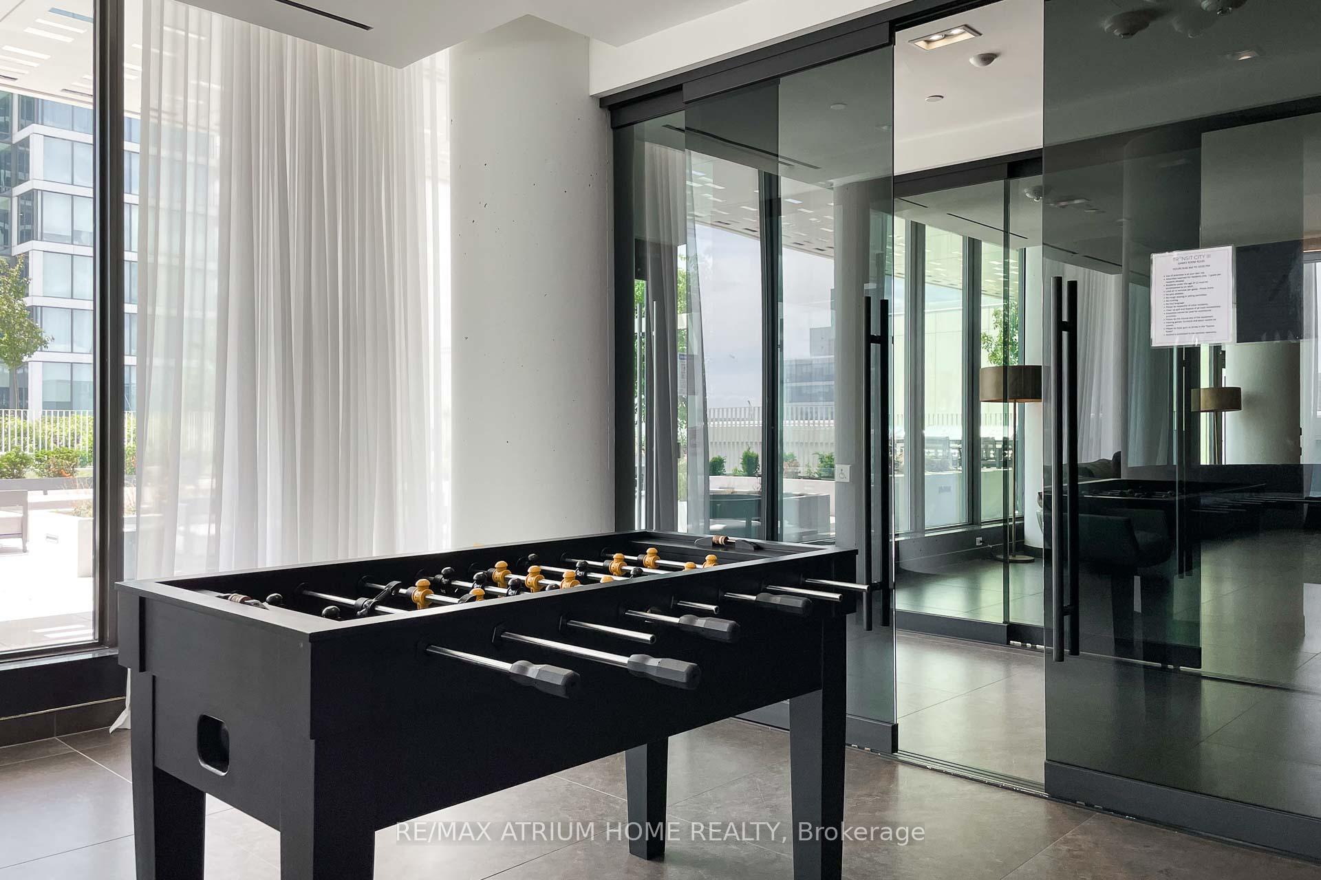 2 Bedrooms Condo at 950 Portage,  Vaughan For sale