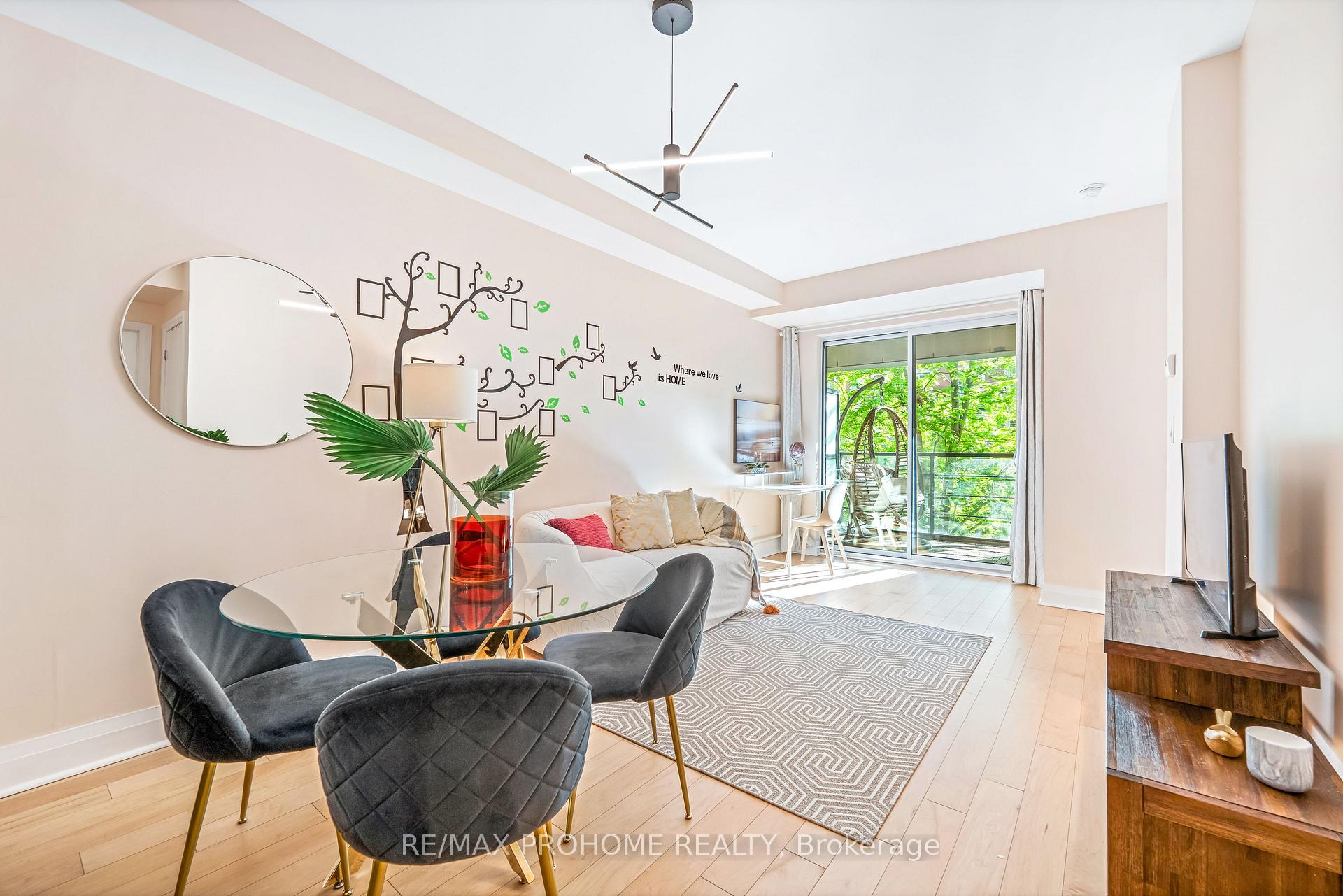 2 Bedrooms Condo at 21 Clairtrell, Toronto For sale