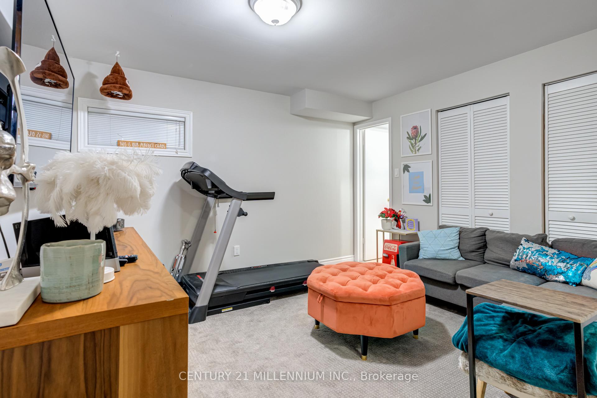 3 Bedrooms Condo at 1536 Sixth, Oakville For sale