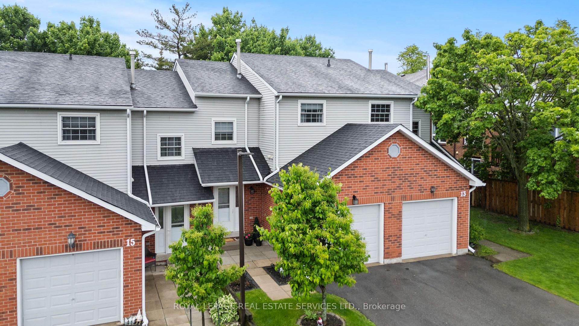 3 Bedrooms Condo at 2065 Amherst Heights, Burlington For sale