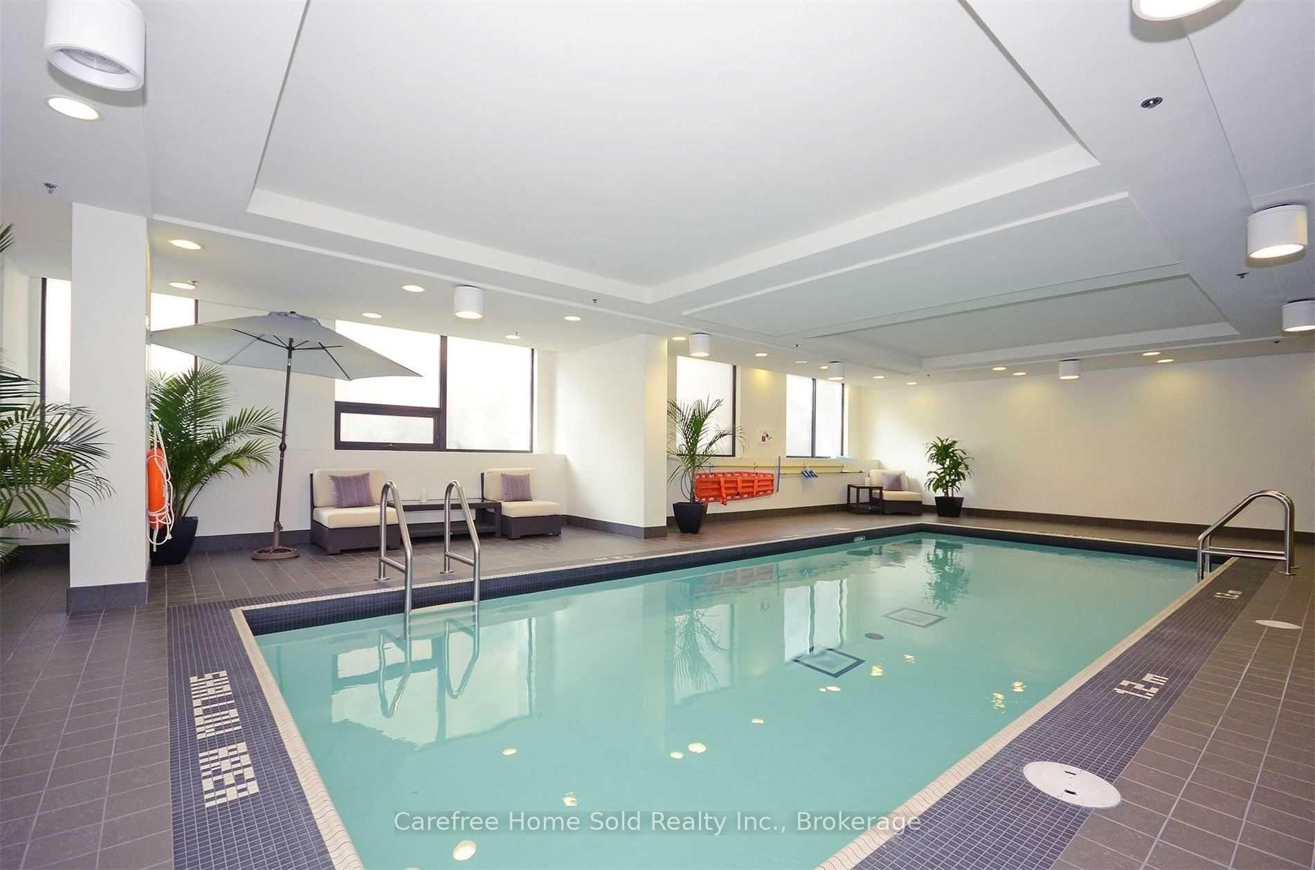 2 Bedrooms Condo at 35 Hayden, Toronto For sale