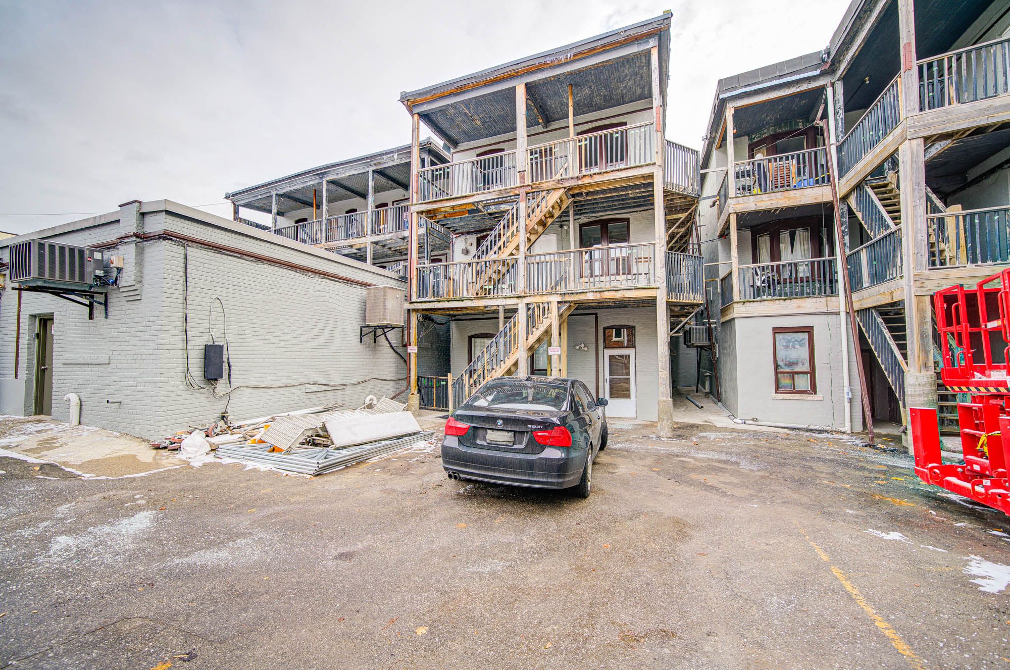1074 St Clair Avenue W 2