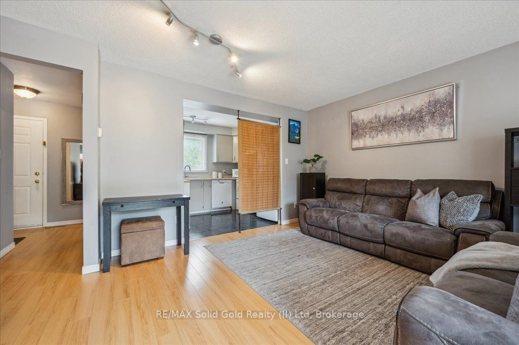 419 Bairstow Crescent, #3