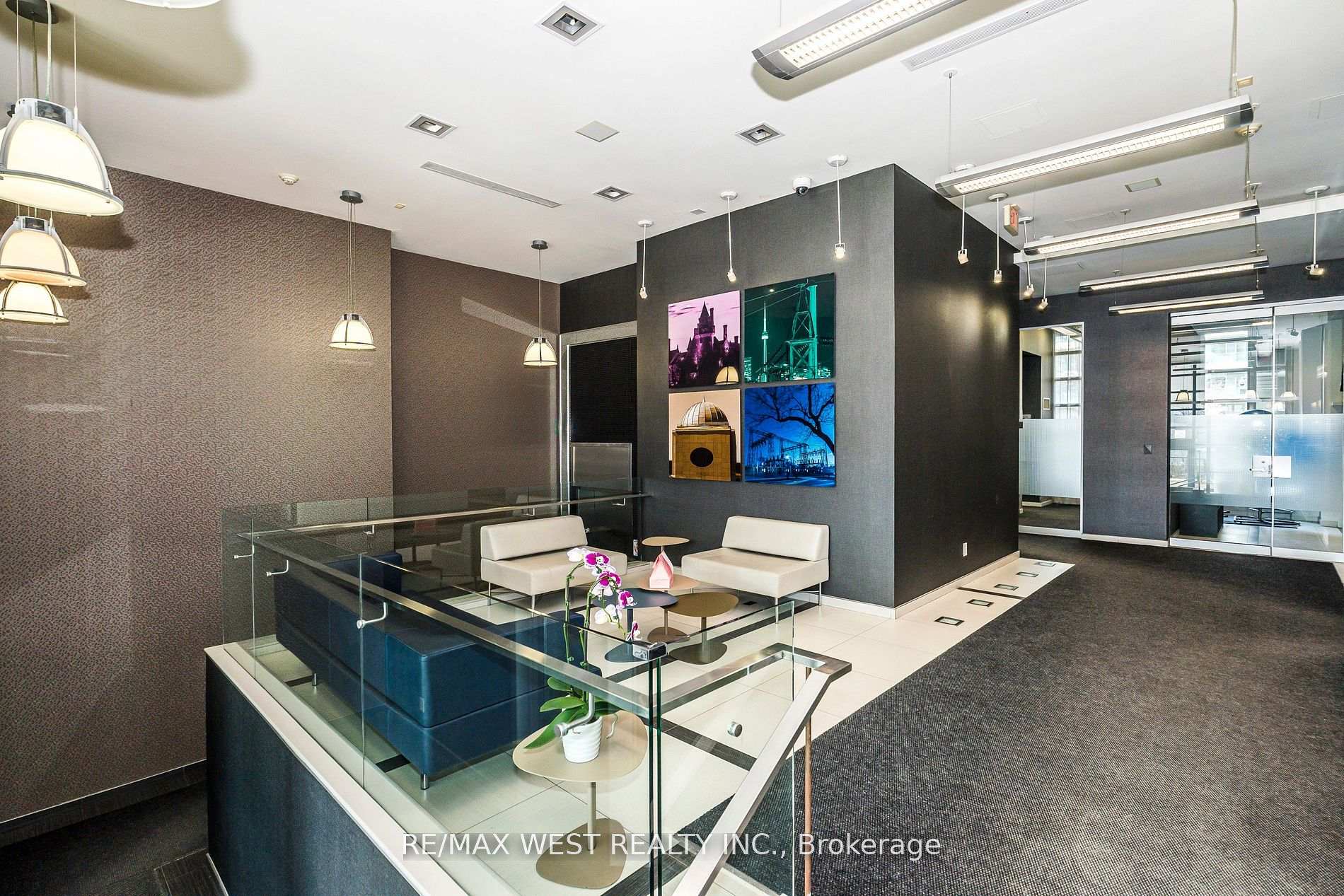 2 Bedrooms Condo at 380 Macpherson, Toronto For sale
