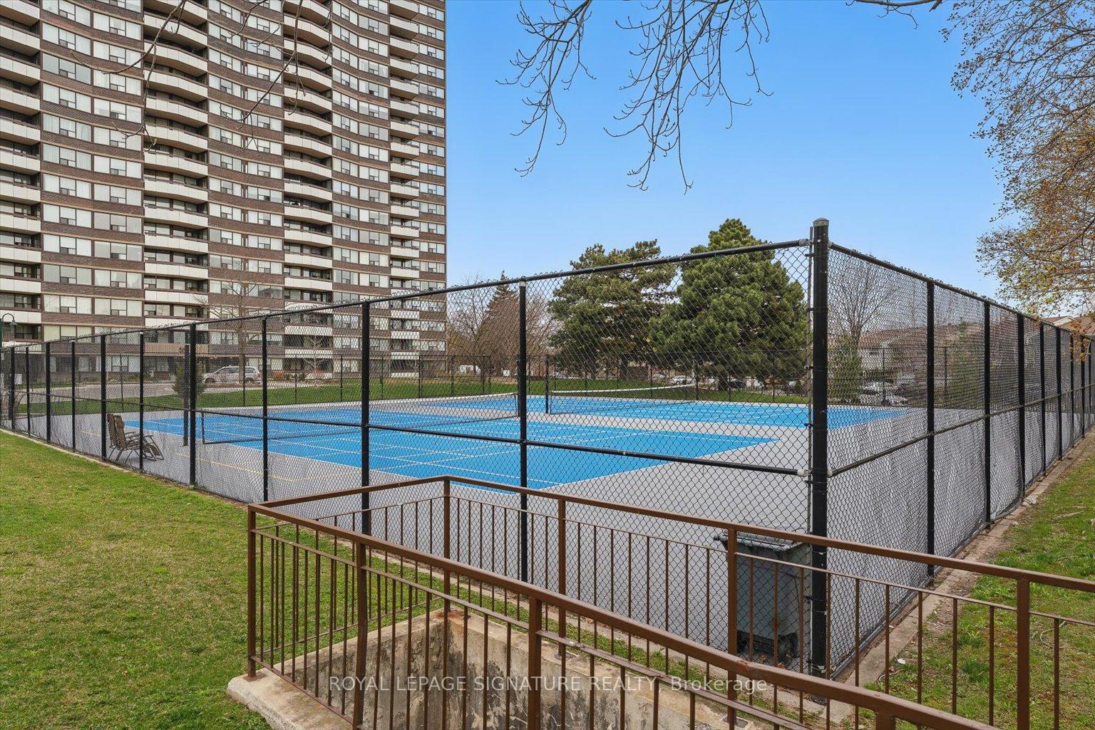 3 Bedrooms Condo at 65 Huntingdale,  Toronto For sale