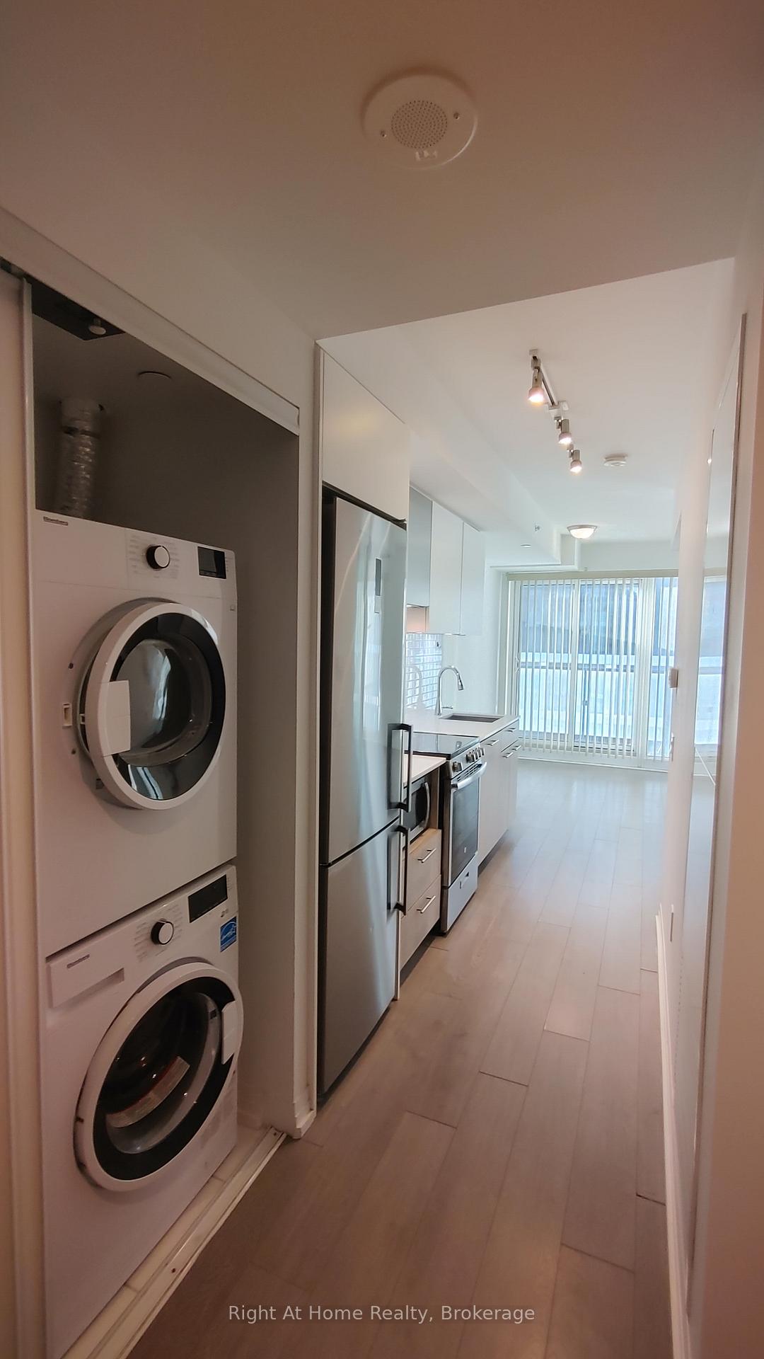 1 Bedroom Condo at 251 Jarvis,  Toronto For sale