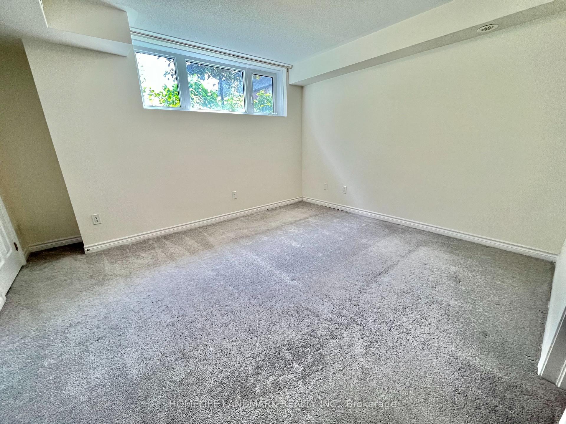 3 Bedrooms Condo at 13 Eaton Park, Toronto For sale