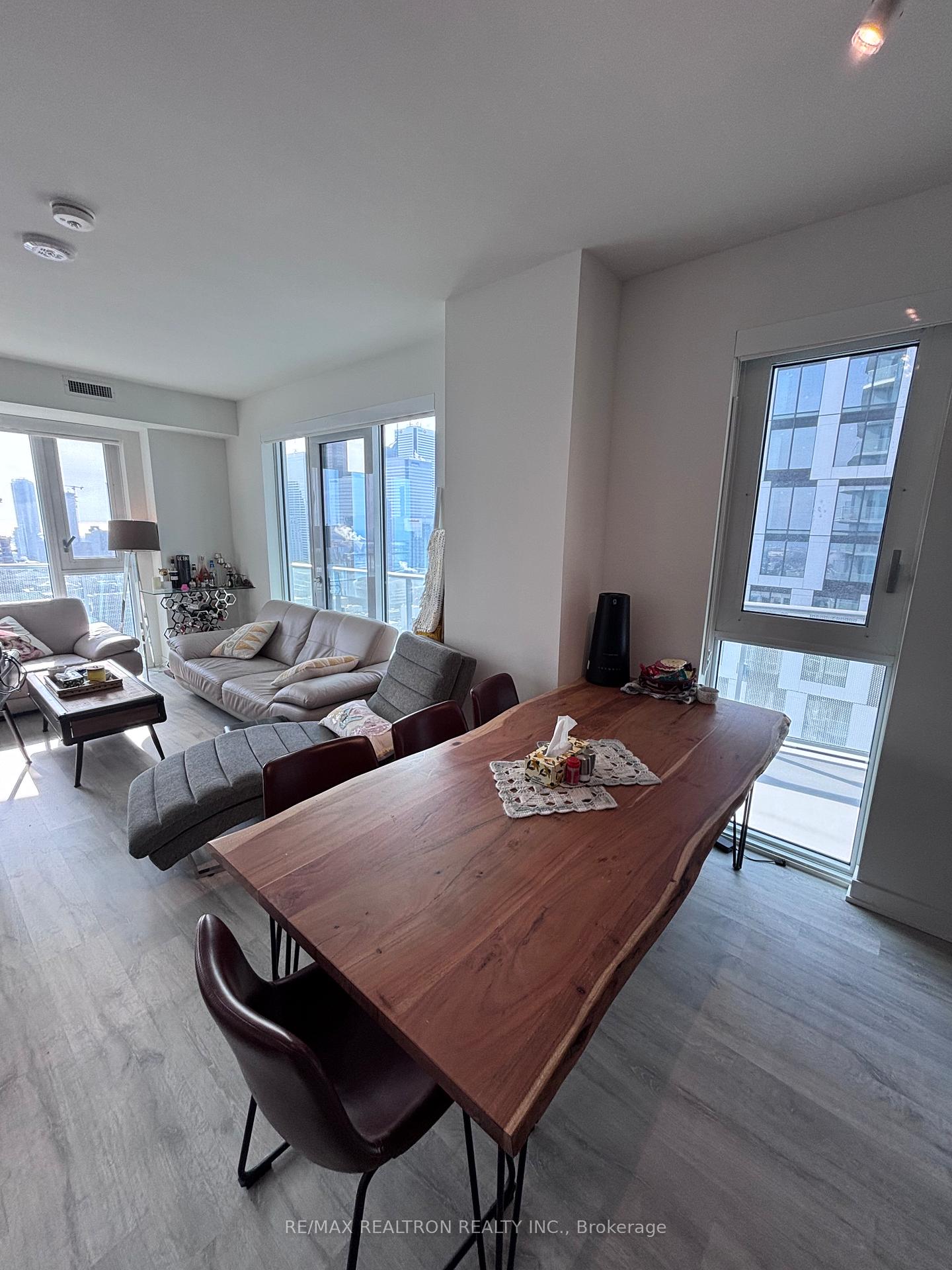 3 Bedrooms Condo at 100 Dalhousie, Toronto For sale