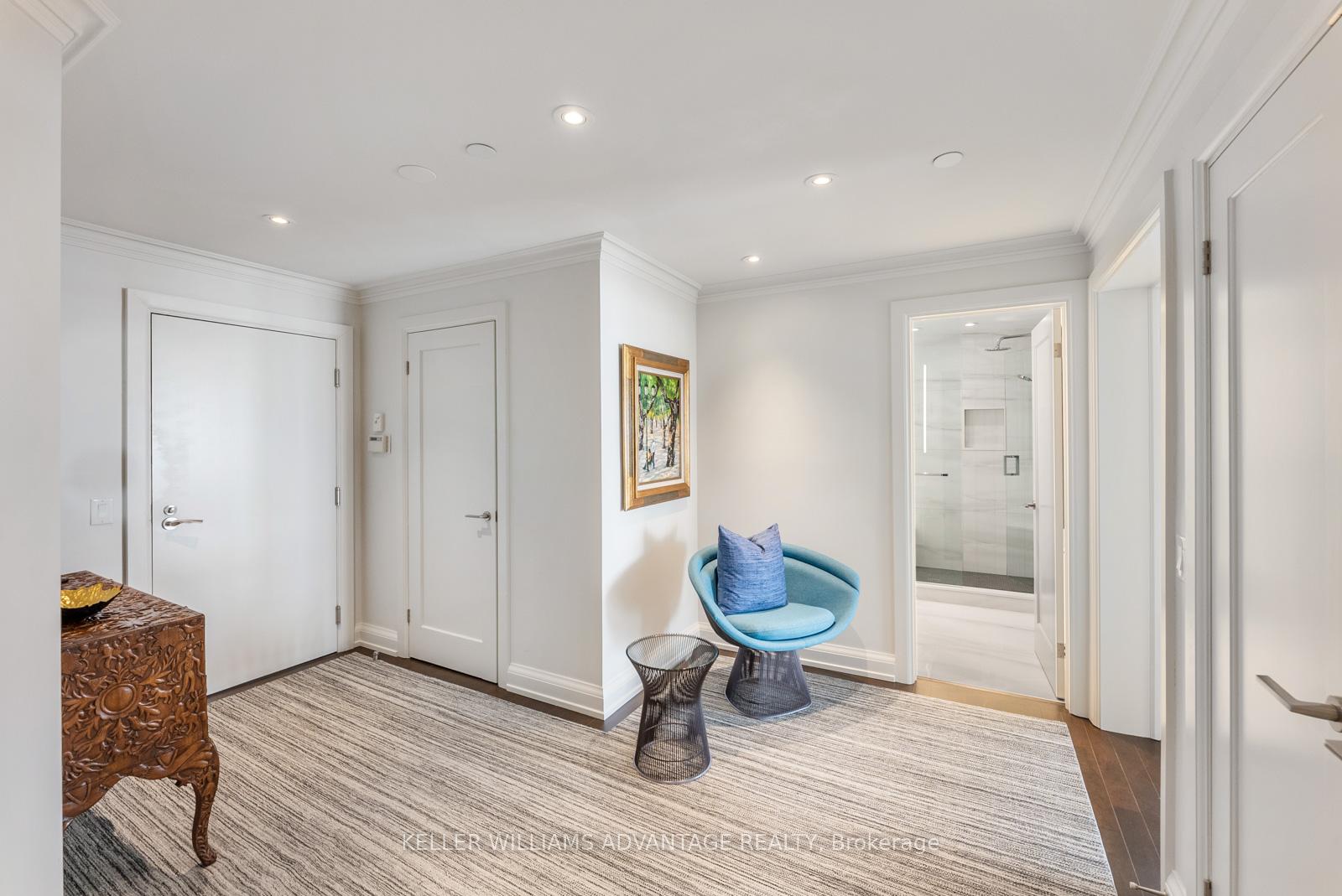 5 Bedrooms Condo at 211 Queens, Toronto For sale