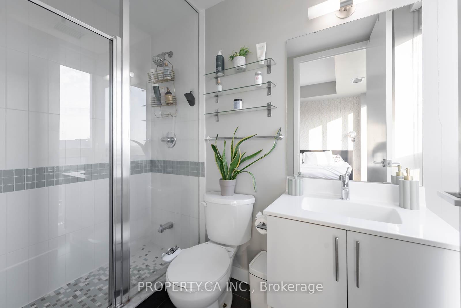 2 Bedrooms Condo at 165 Legion, Toronto For sale