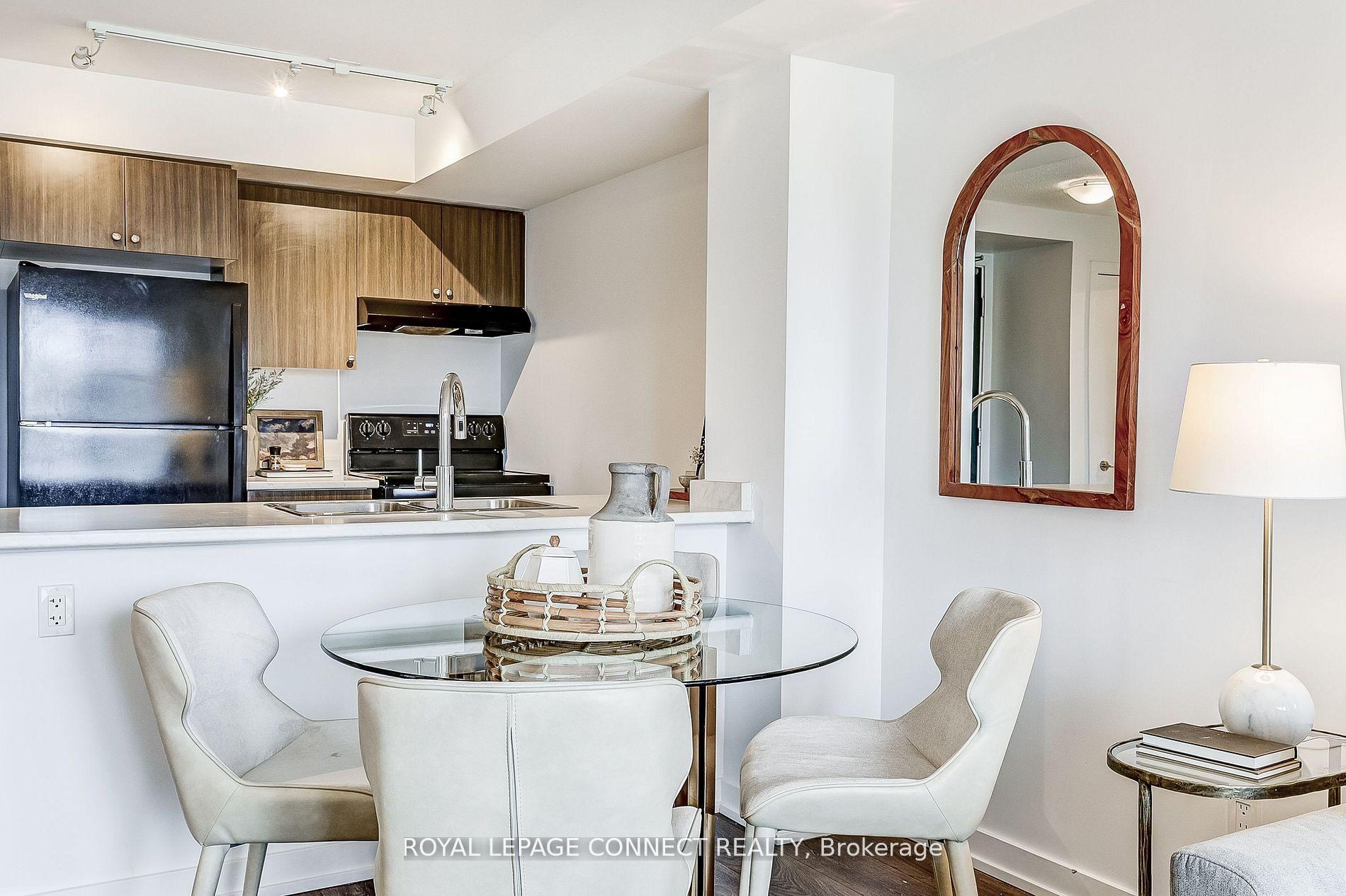 1 Bedroom Condo at 8 Trent, Toronto For sale