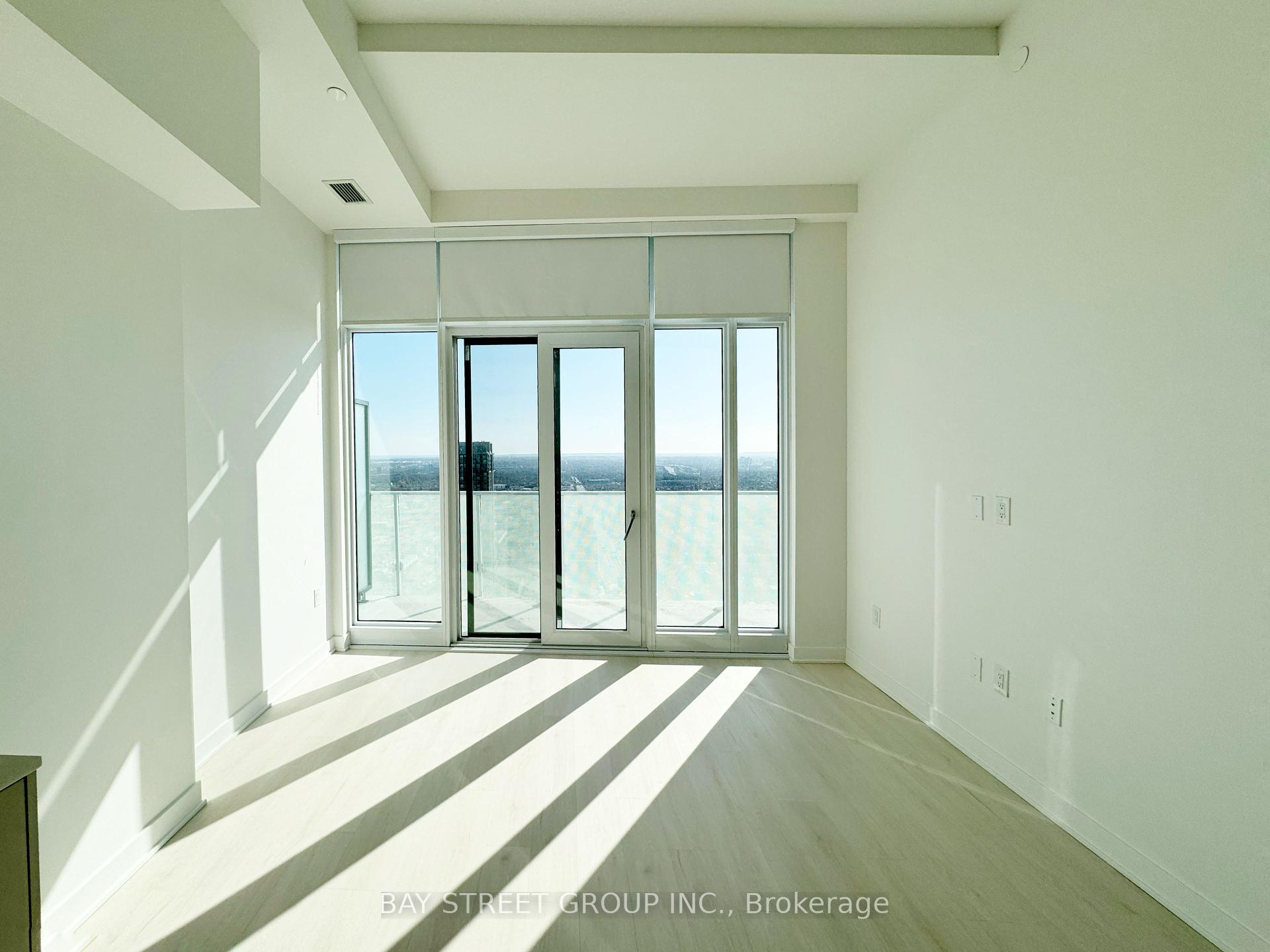 2 Bedrooms Condo at 3900 Confederation, Mississauga For sale