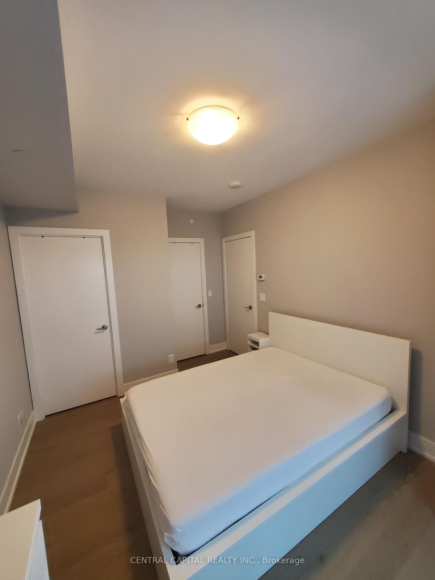 2 Bedrooms Condo at 200 Bloor,  Toronto For sale
