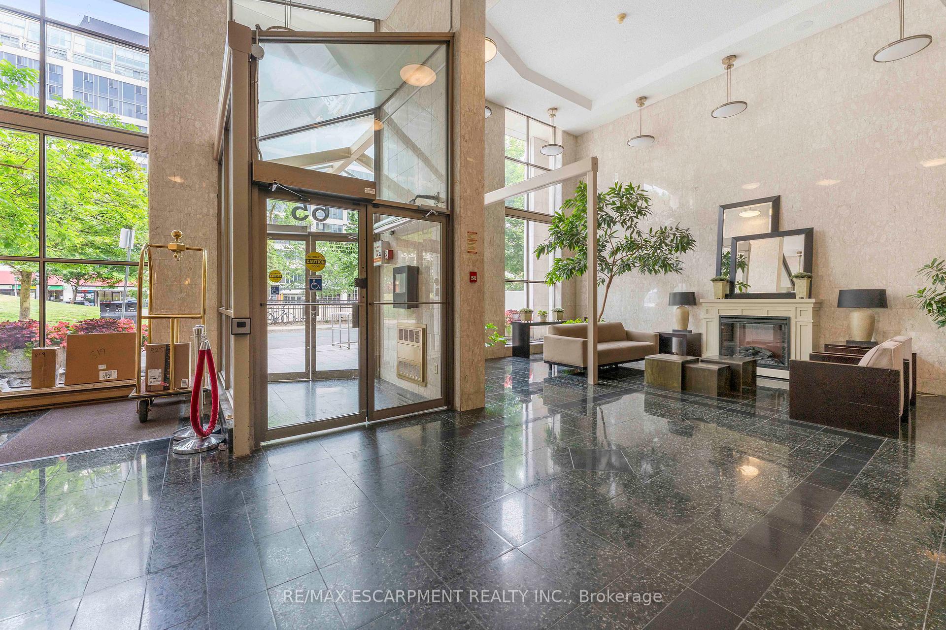 3 Bedrooms Condo at 65 Scadding, Toronto For sale