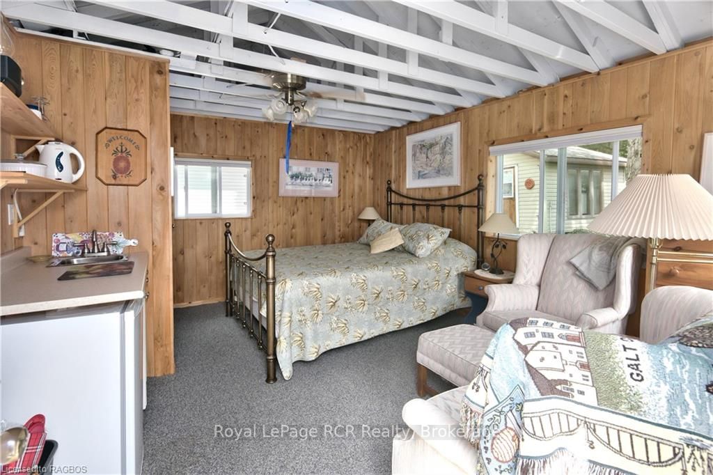 2 1st Avenue, South Bruce Peninsula, ON N0H 2T0