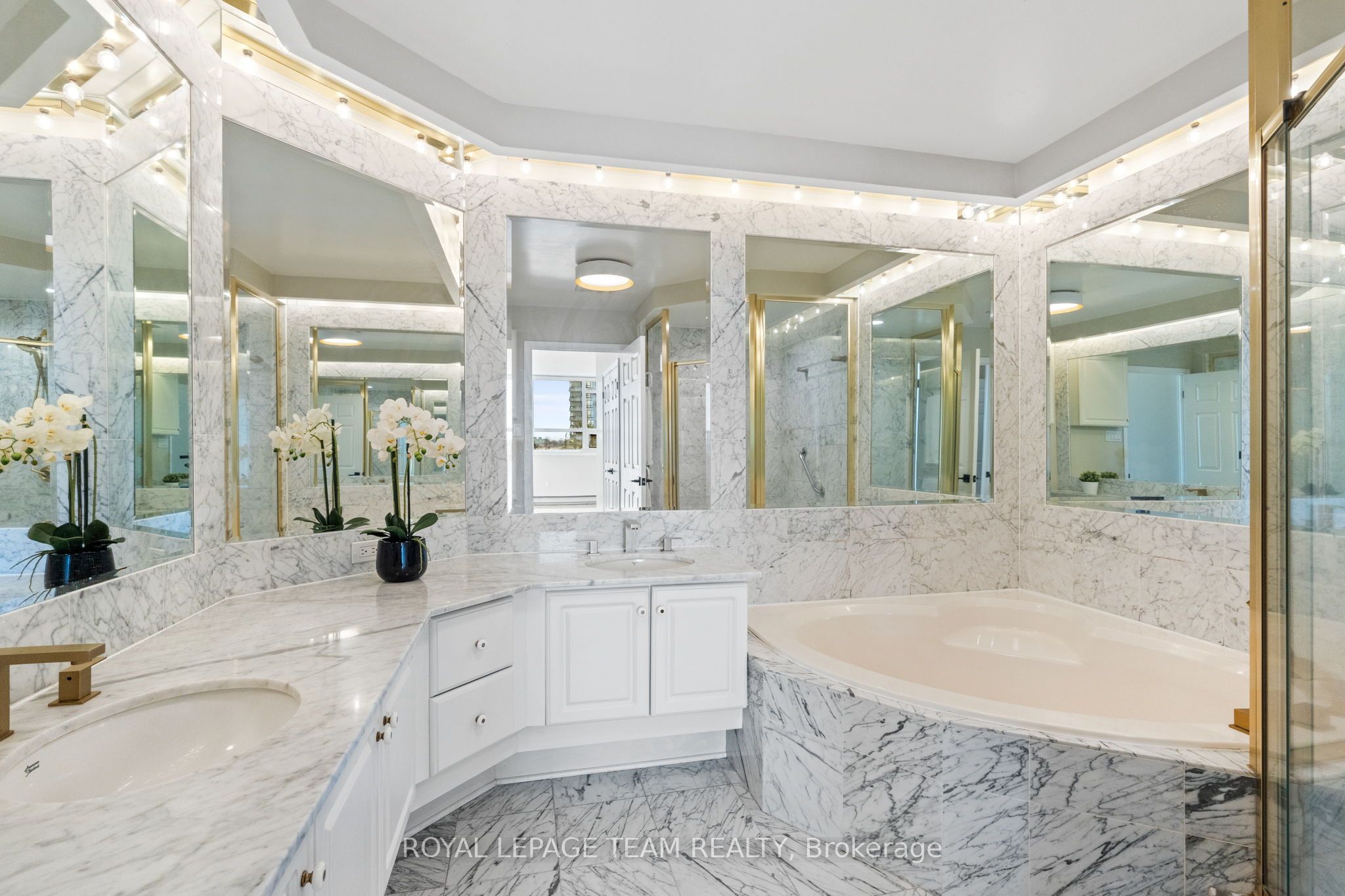 1480 Riverside Drive, #407