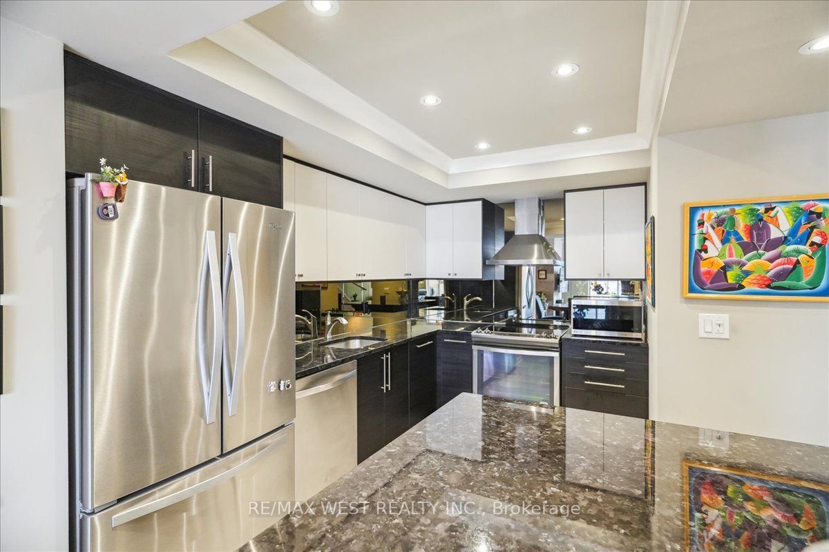 3 Duplex Avenue, #108