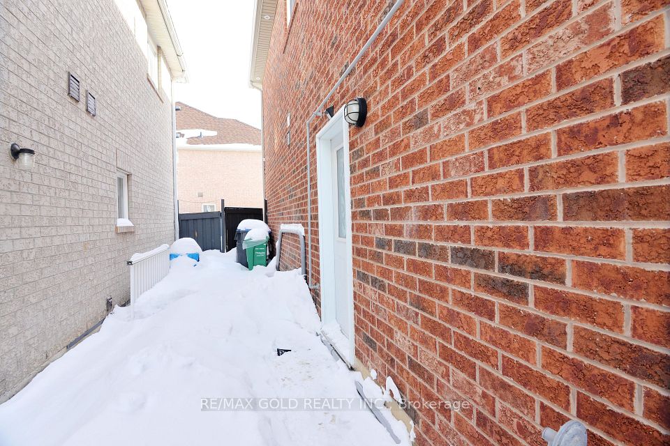 https://trreb-image.ampre.ca/Oi4zSgS8oSGfFbbJPG0bvTlDCk2Z9n1VoGVxBJx14ik/rs:fit:960:960/wm:.5:so:0:50:.4/wmsh:10/wmt:PHNwYW4gZm9yZWdyb3VuZD0nd2hpdGUnIGZvbnQ9JzY4Jz5SRS9NQVggR09MRCBSRUFMVFkgSU5DLiwgQnJva2VyYWdlPC9zcGFuPg/L3RycmViL2xpc3RpbmdzLzQwLzcyLzIxLzQyL3AvMDM2ZTlhMjgtMzc5OC00MDEyLWJlOTMtOTM1ZDM1ZTBiZjU1LmpwZw.jpg