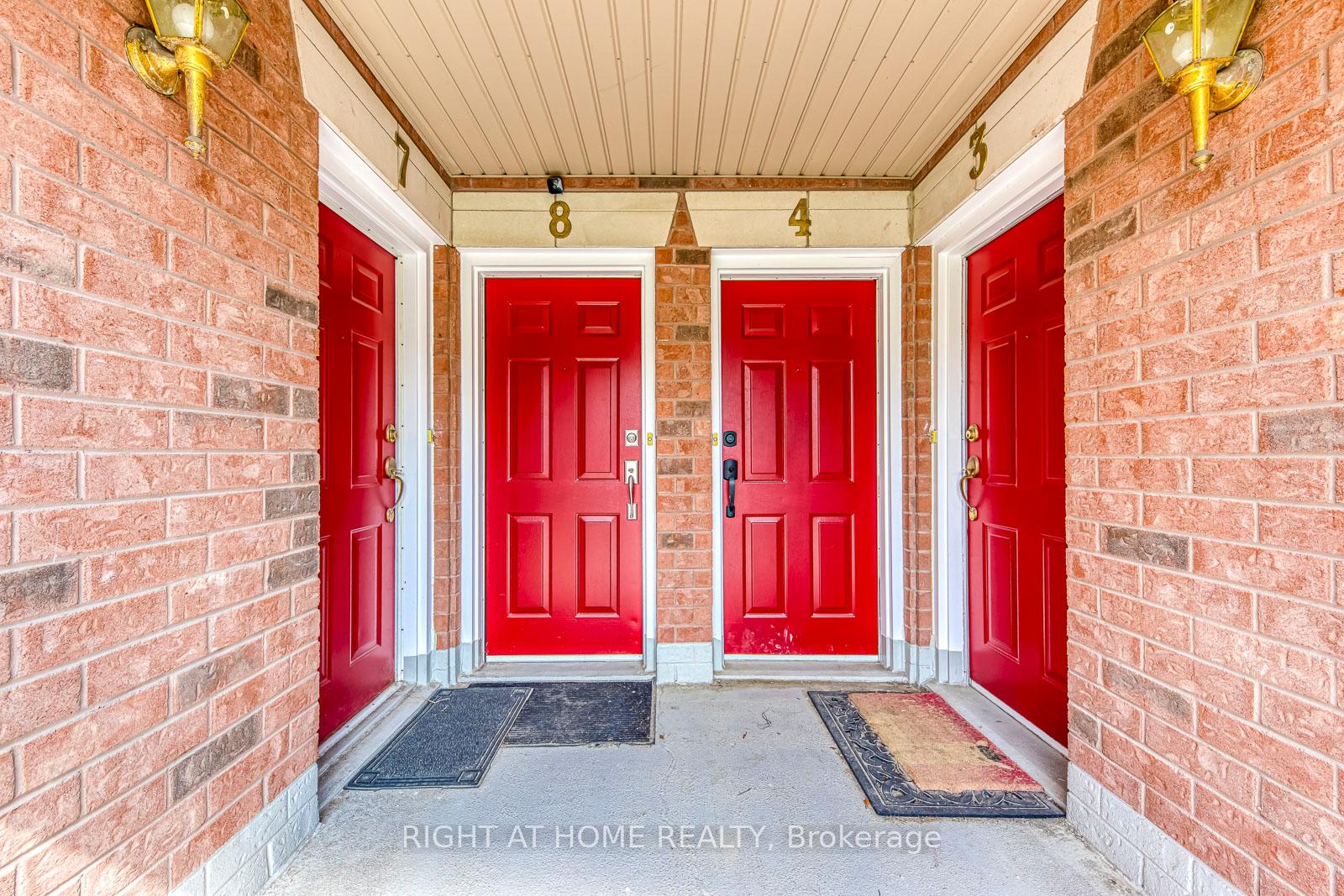 2 Bedrooms Condo at 605 Shoreline, Mississauga For sale