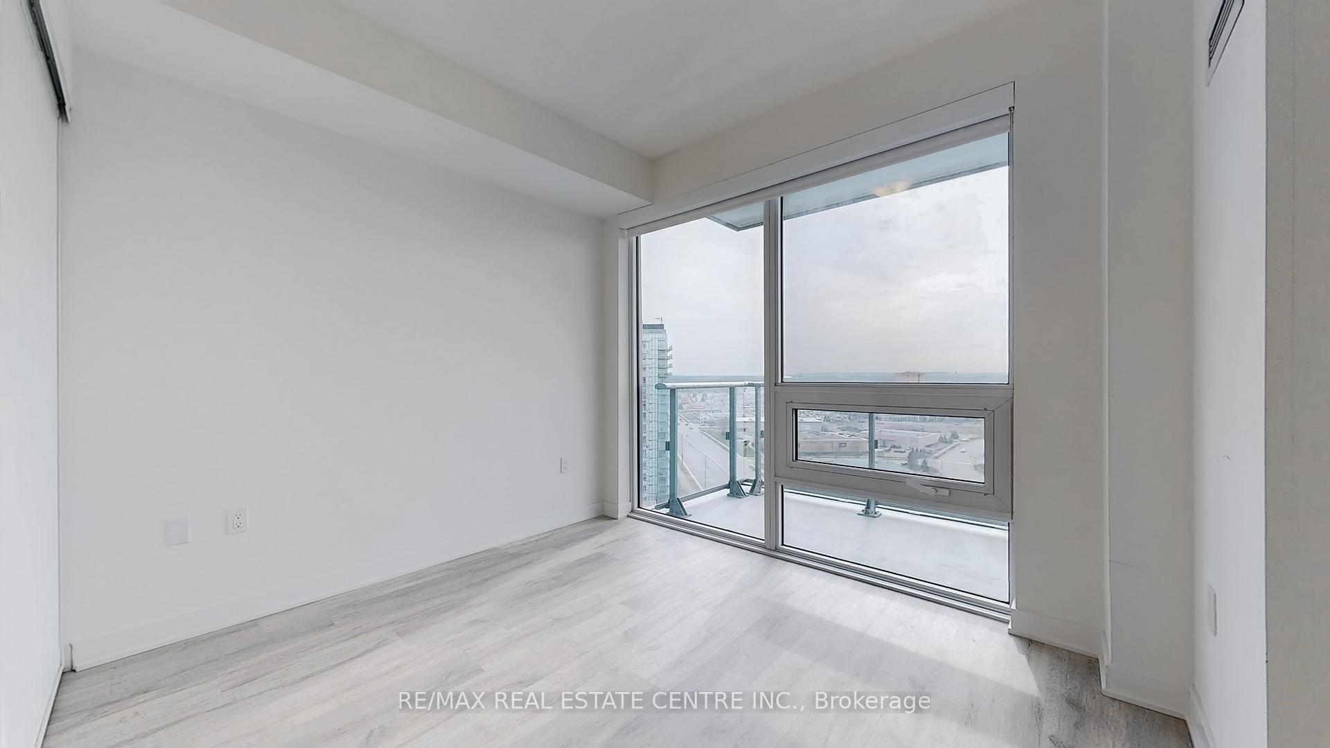 3 Bedrooms Condo at 4655 Metcalfe,  Mississauga For sale