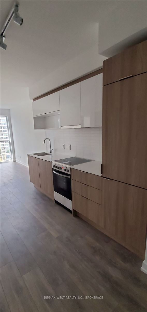159 Wellesley Street 1501