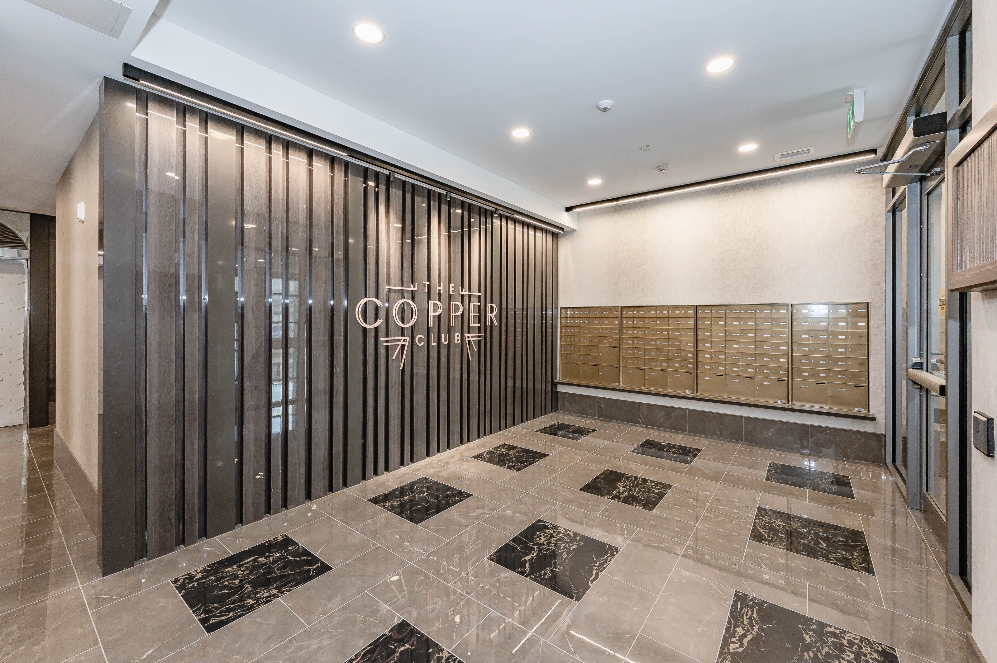 73 Arthur Street S 702