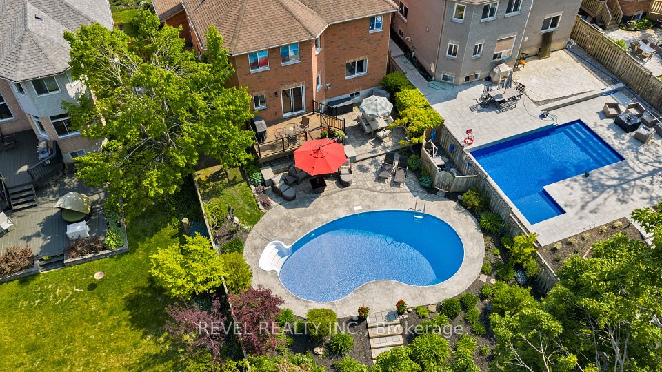 34 Allsop Crescent, Barrie, ON L4N 8T7