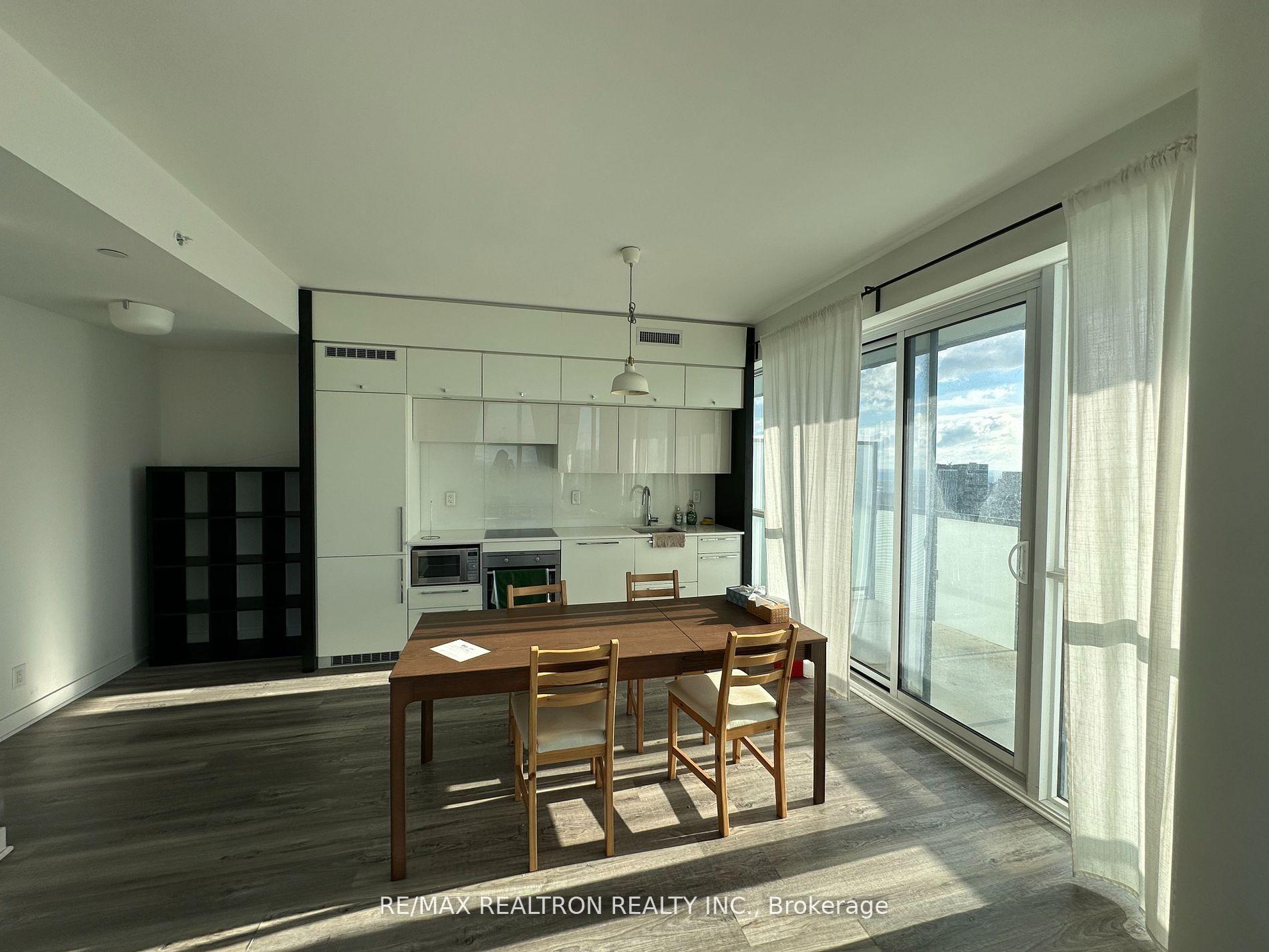 3 Bedrooms Condo at 15 Grenville,  Toronto For sale