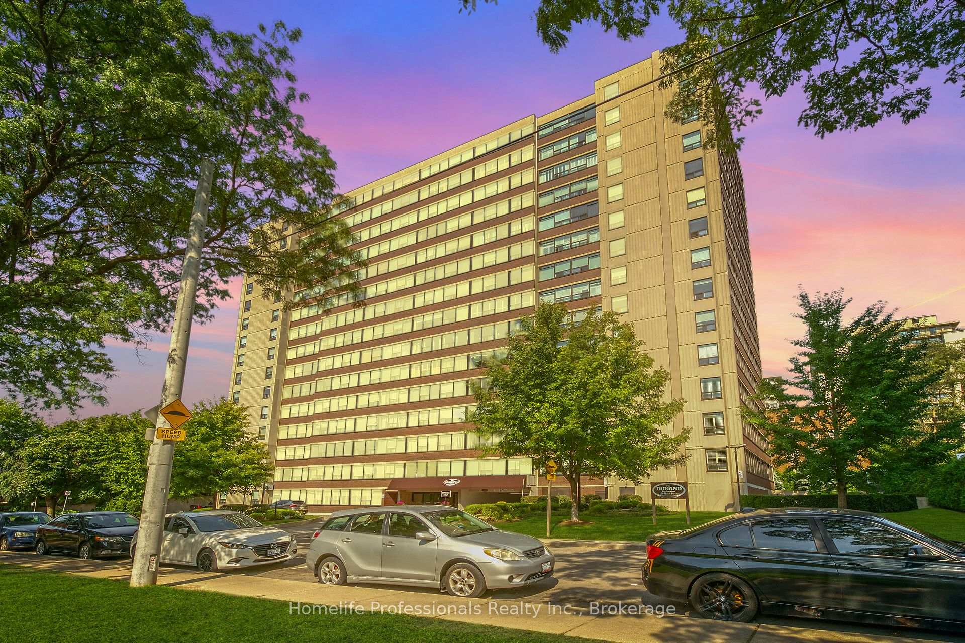 2 Bedrooms Condo at 120 Duke,  Hamilton For sale
