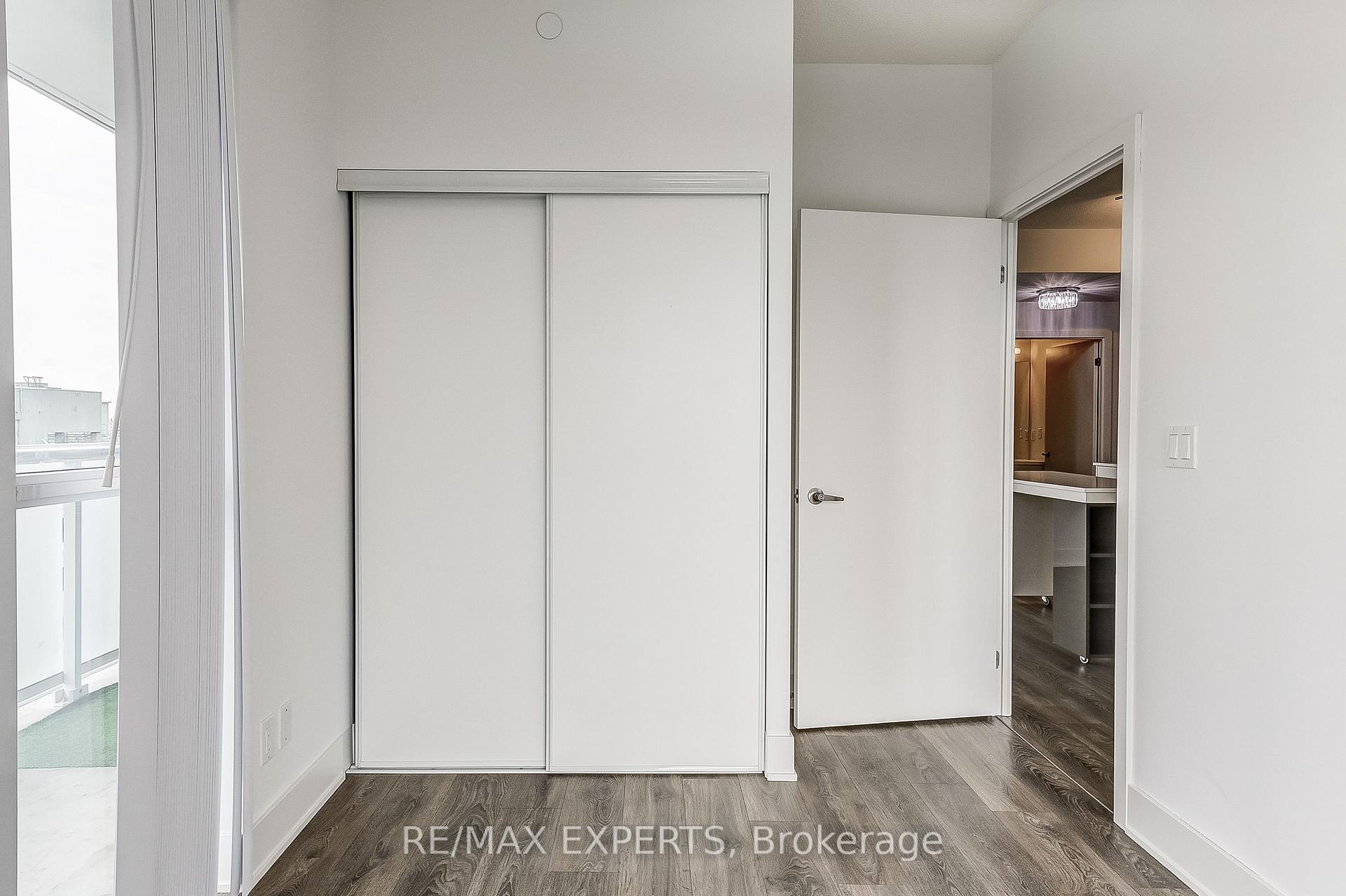 2 Bedrooms Condo at 188 Fairview Mall,  Toronto For sale