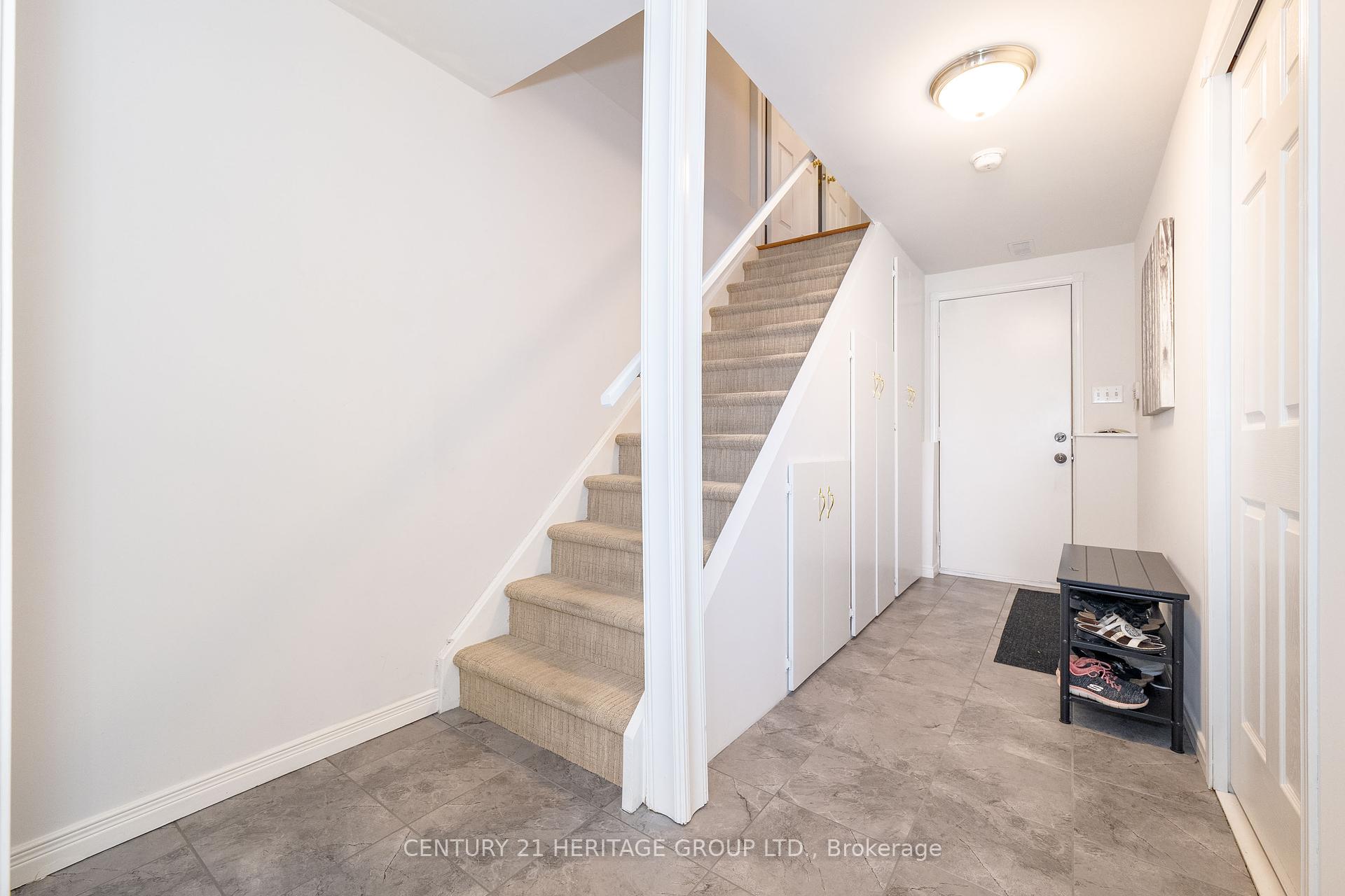 3 Bedrooms Condo at 124 Rory,  Toronto For sale