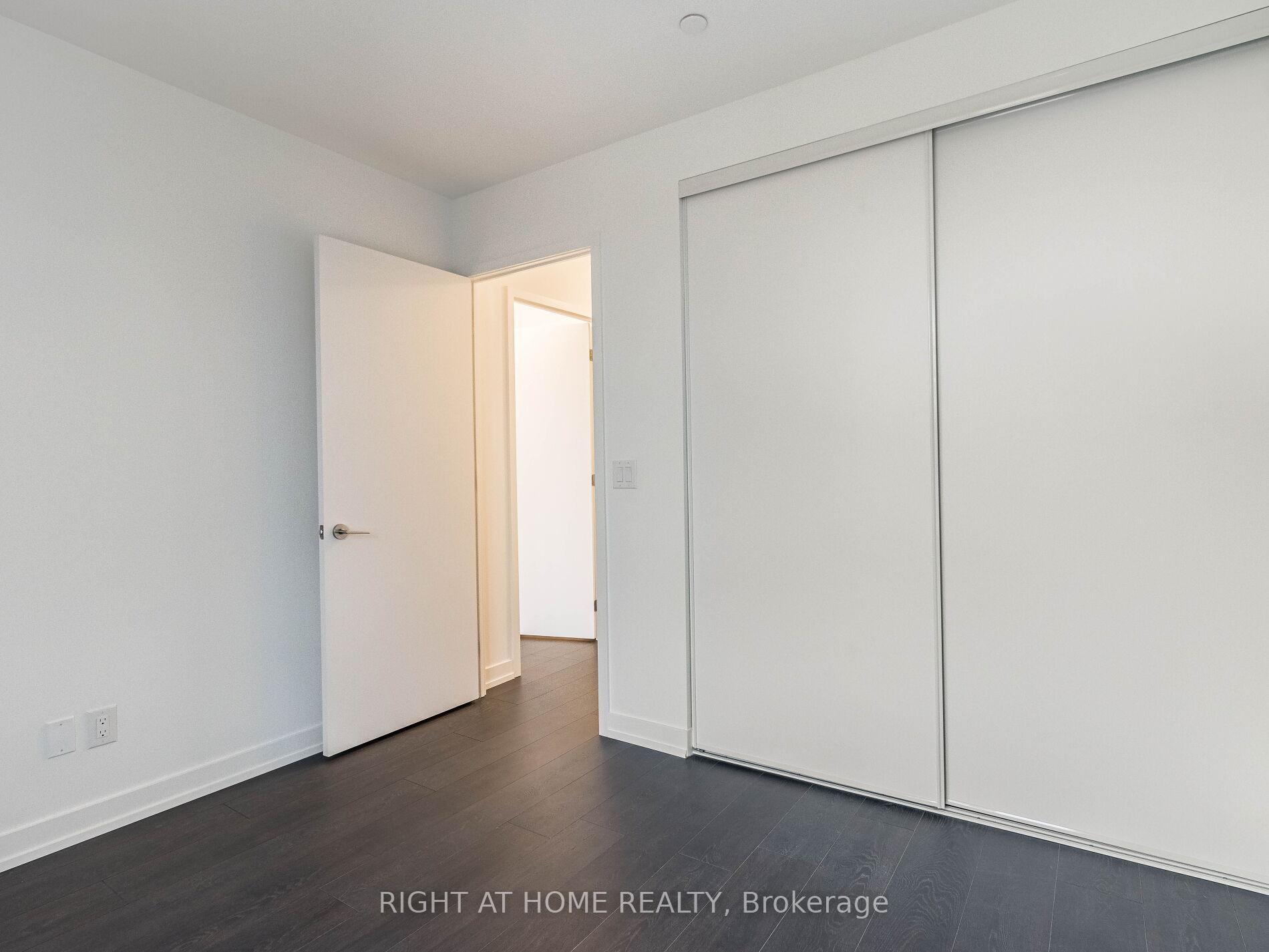 2 Bedrooms Condo at 5 maryport, Toronto For sale